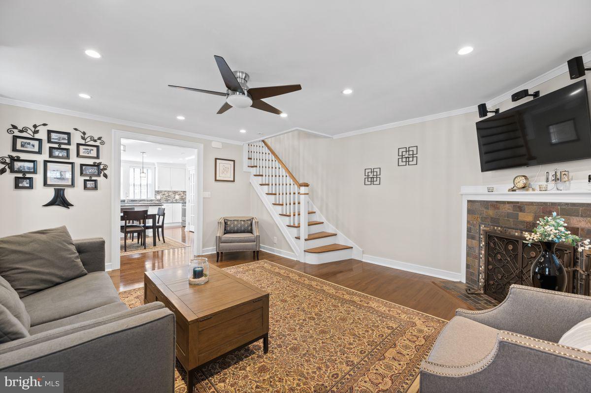 WYNNEWOOD PARK - Residential