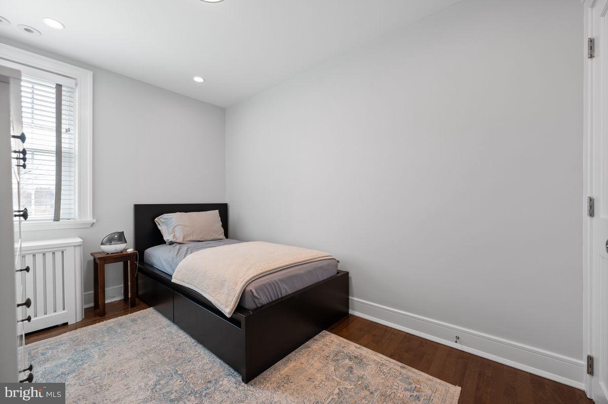 WYNNEWOOD PARK - Residential