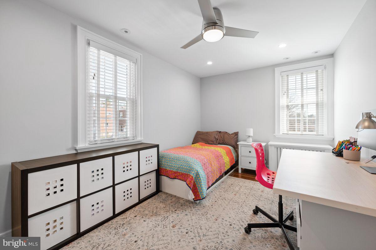 WYNNEWOOD PARK - Residential