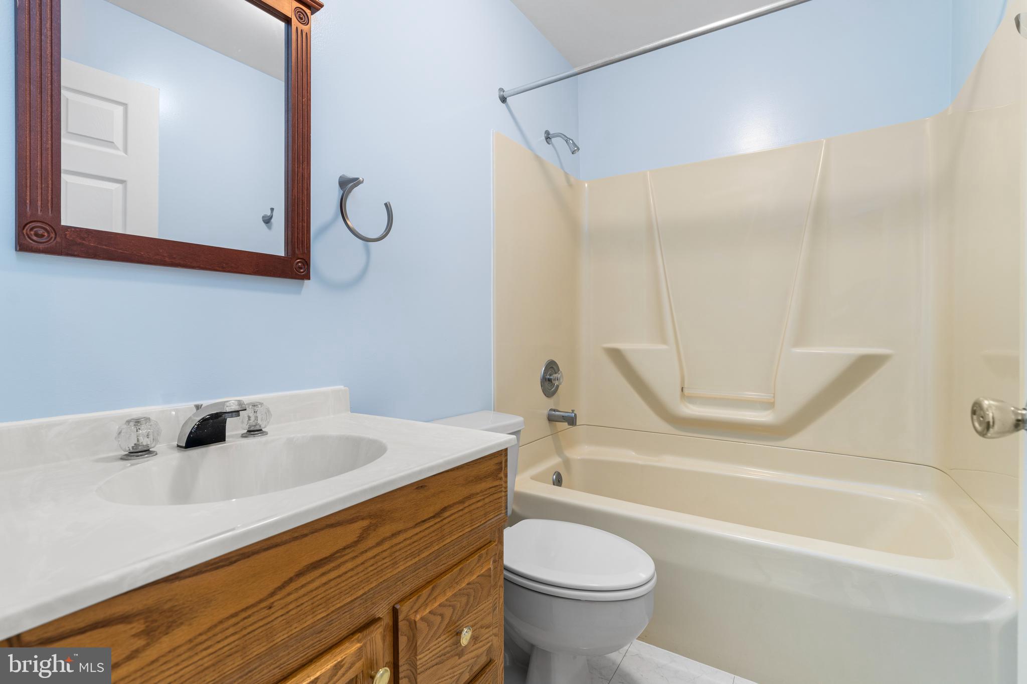 GOUCHER WOODS - Residential Lease