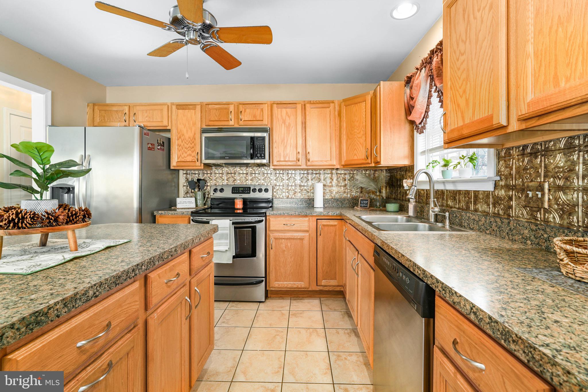 VILLAGE OF ELK RIDGE - Residential