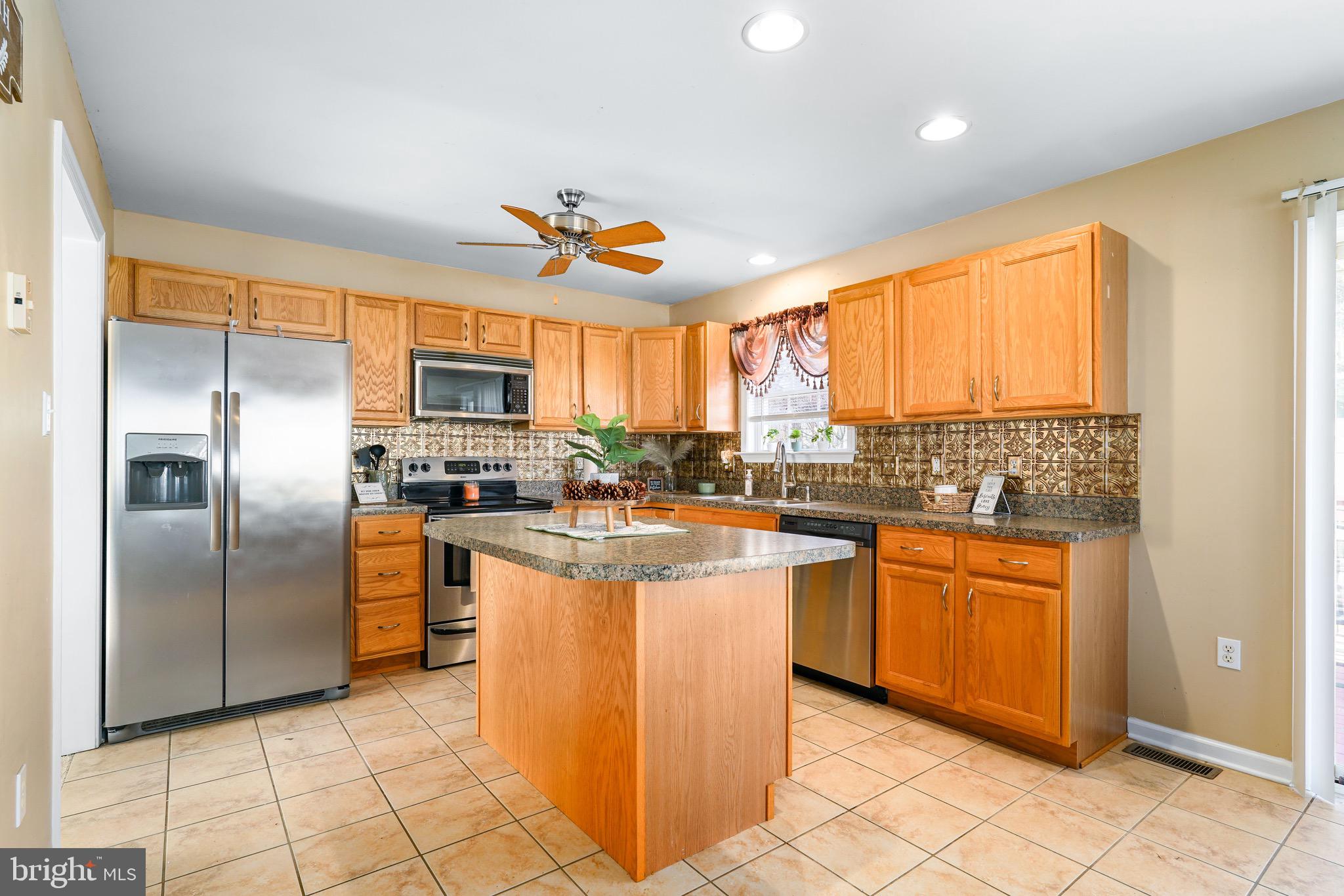 VILLAGE OF ELK RIDGE - Residential