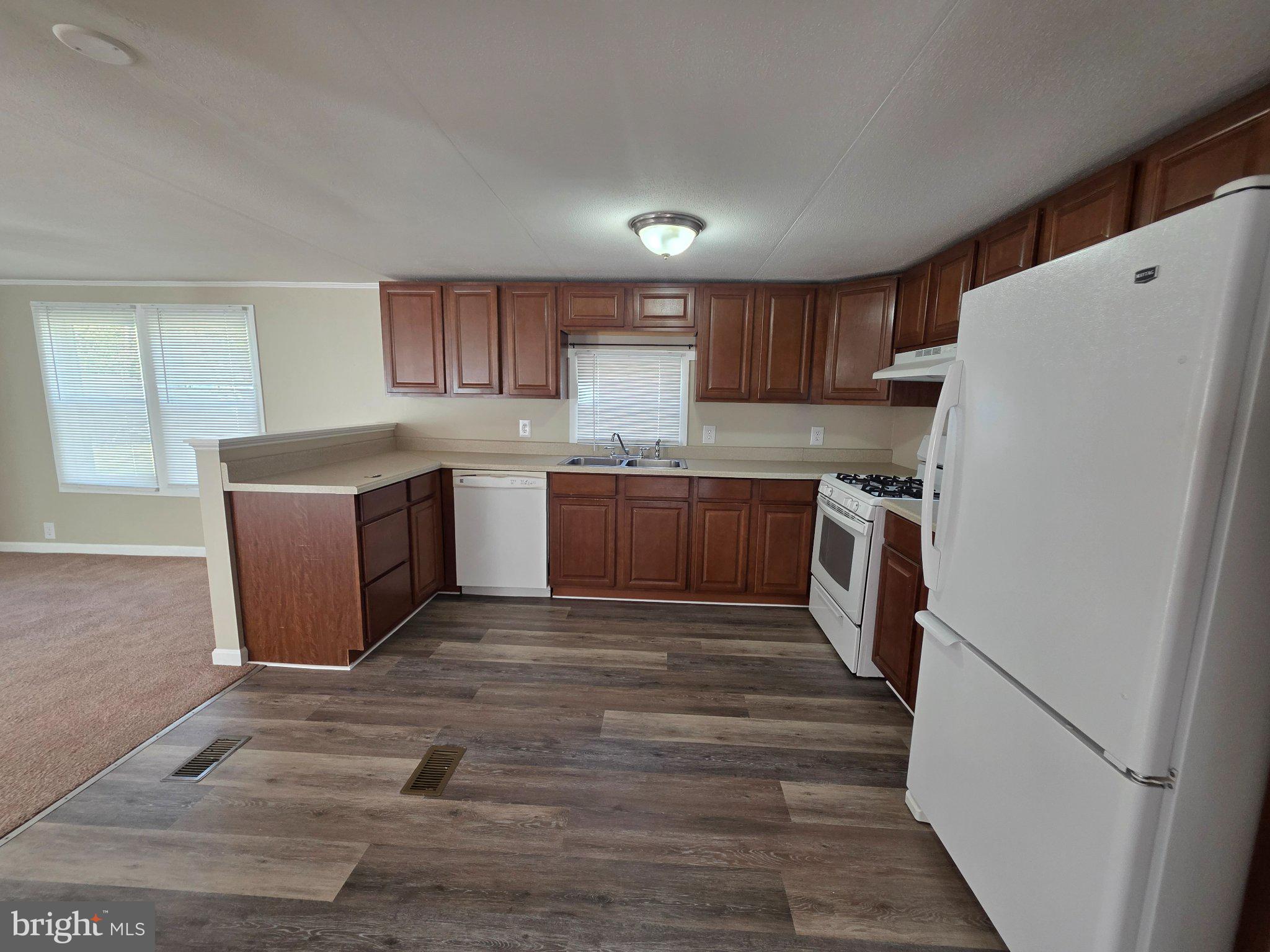 DELHAVEN ESTS - Residential