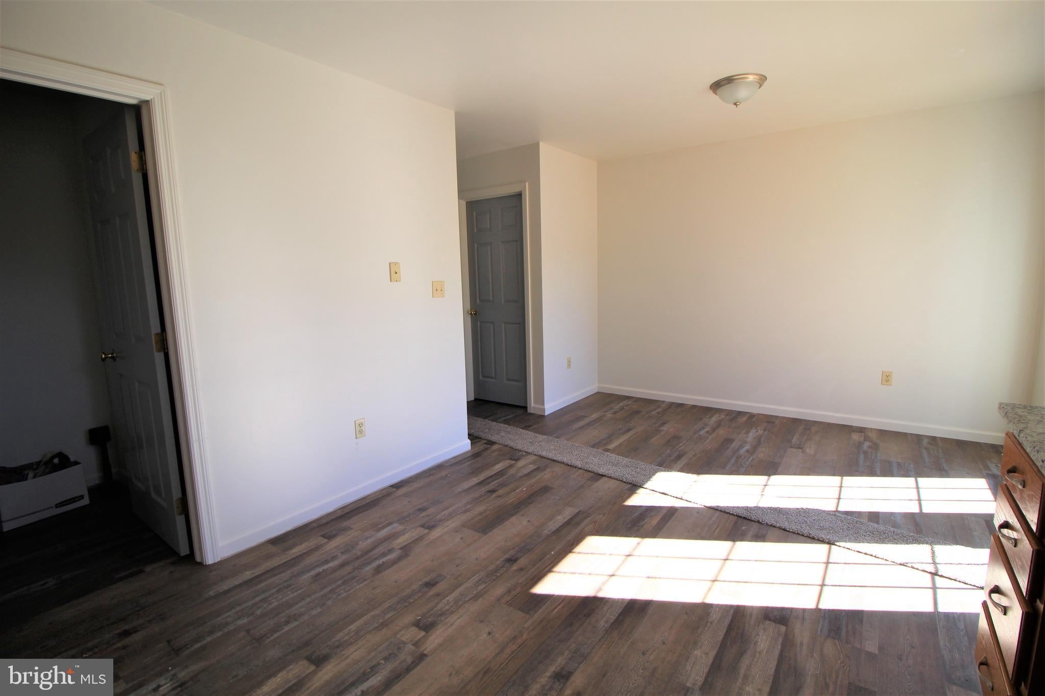 1431 VALLEY ROAD 1