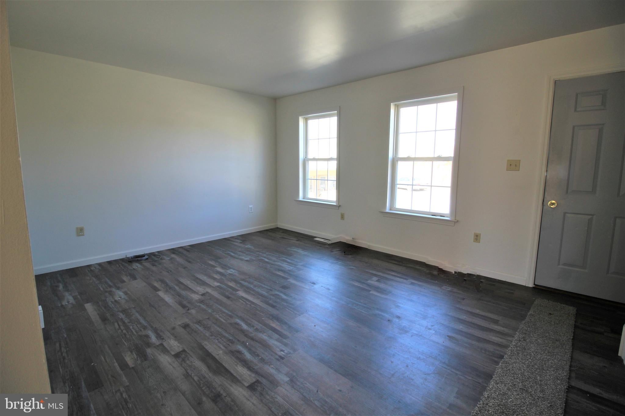 1431 VALLEY ROAD 1