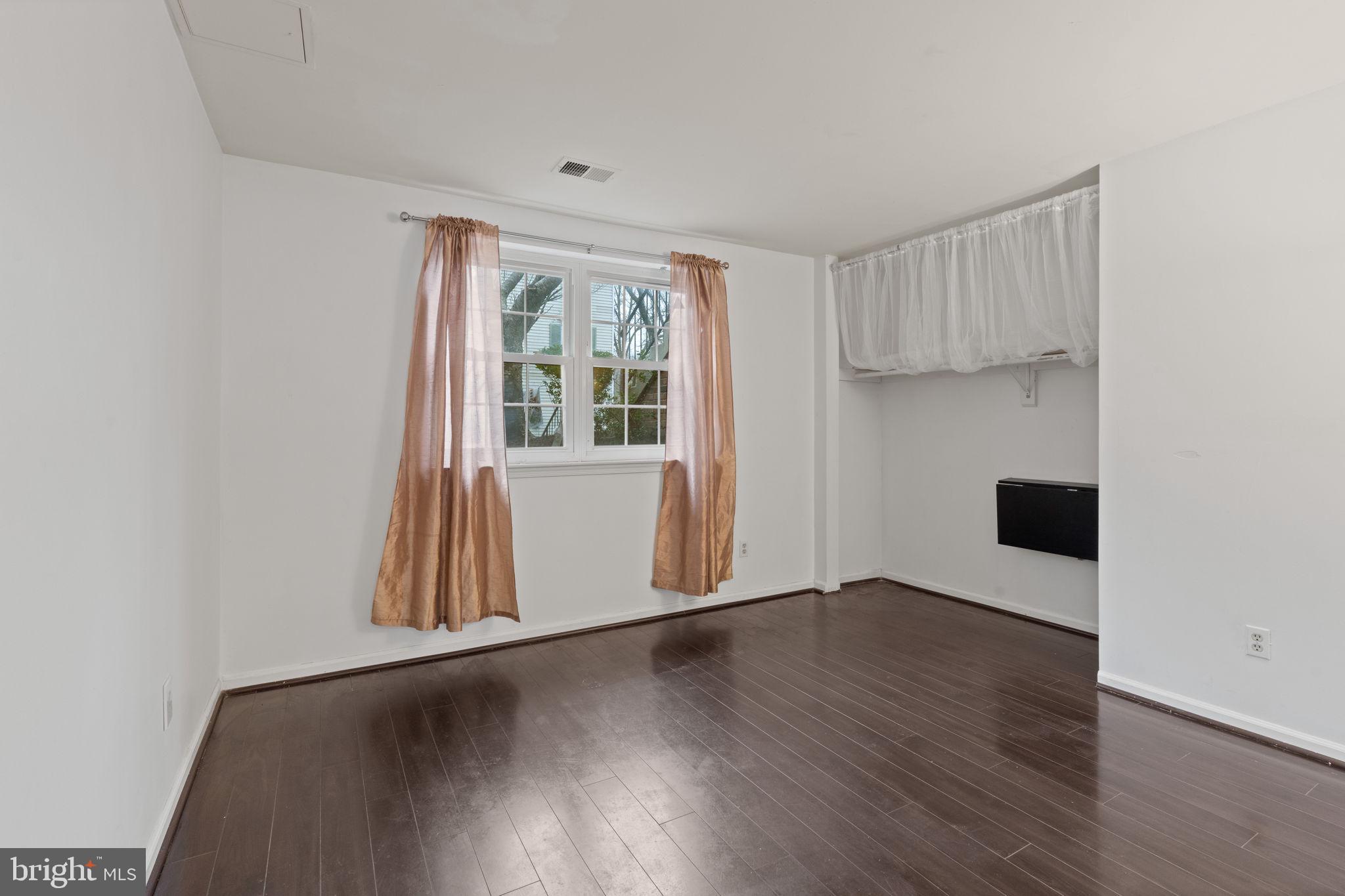 STOCKBRIDGE CONDO - Residential Lease