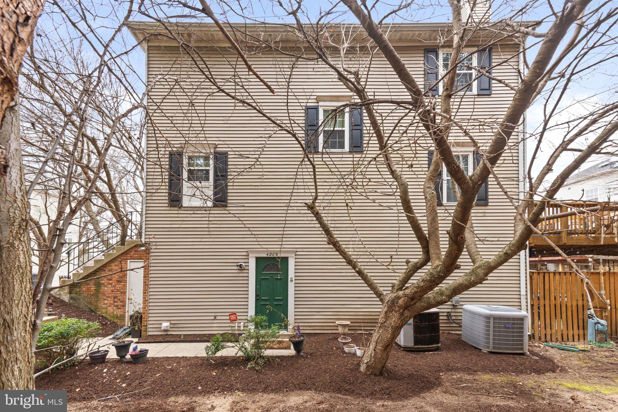 STOCKBRIDGE CONDO - Residential Lease