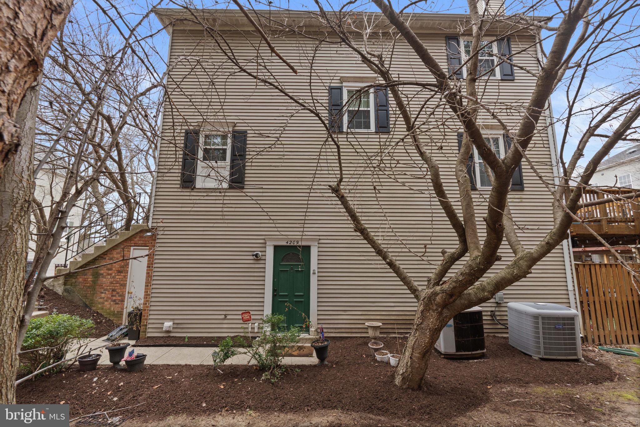 STOCKBRIDGE CONDO - Residential Lease