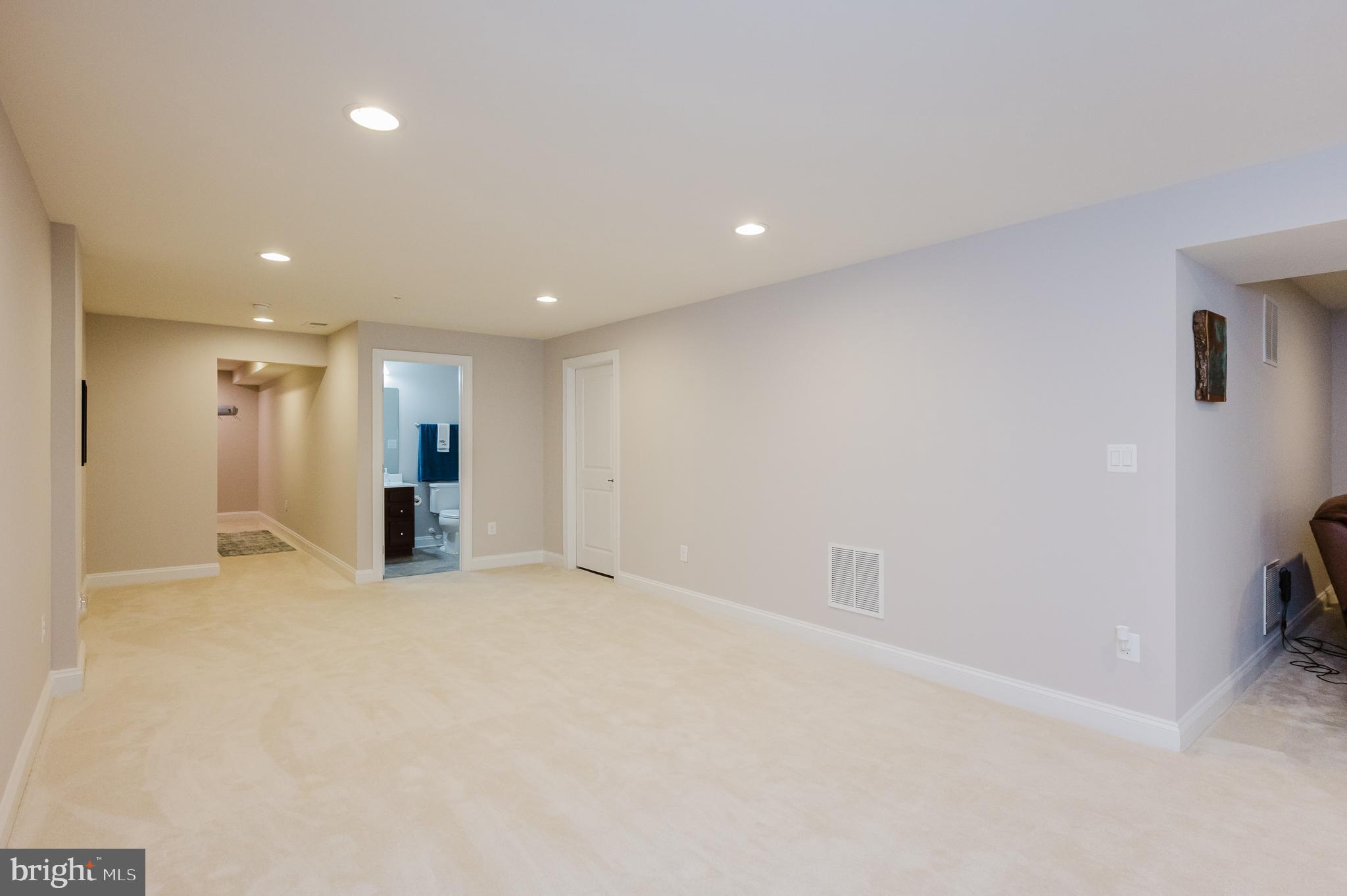 FALLSTON COMMONS - Residential