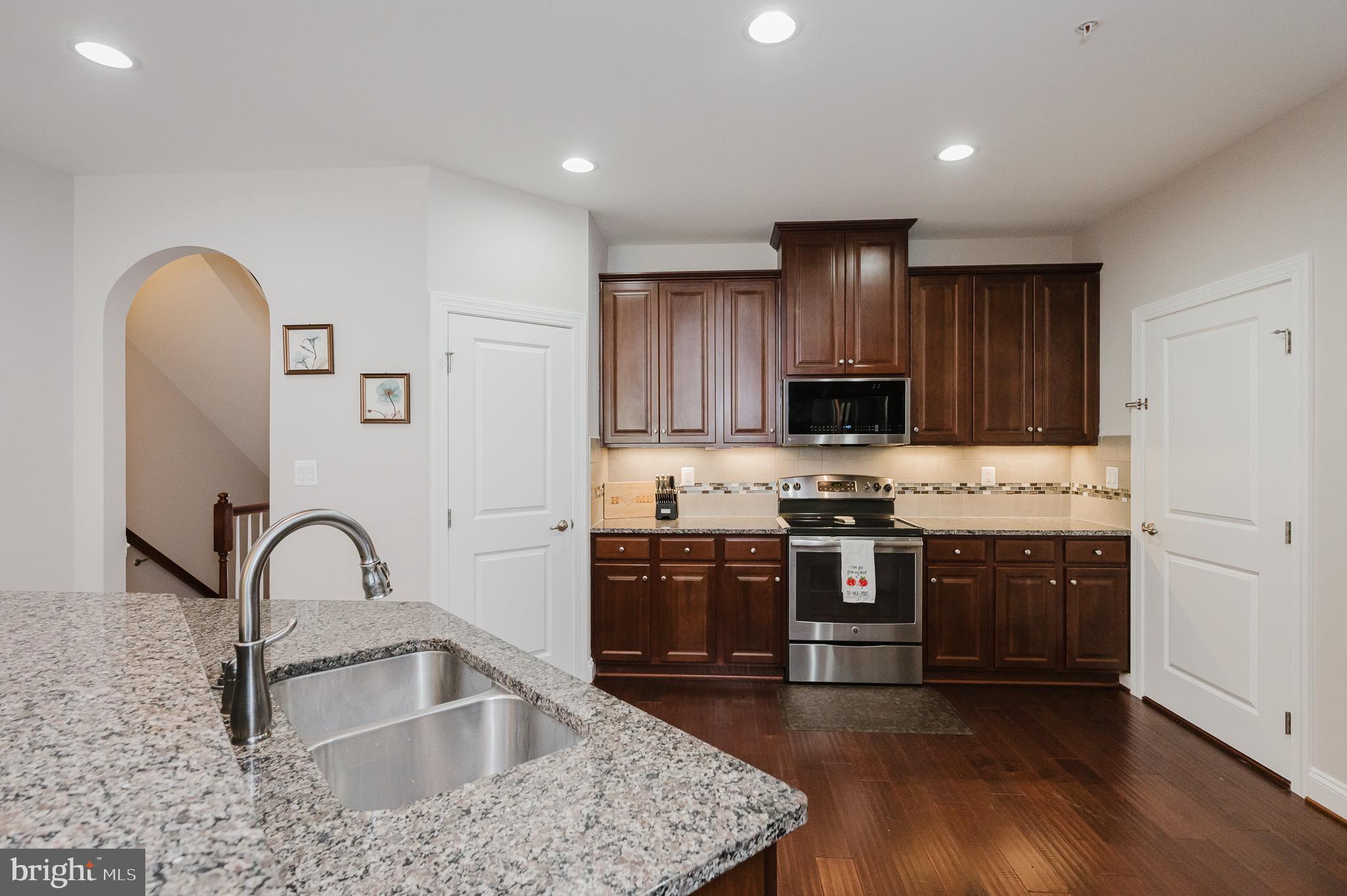 FALLSTON COMMONS - Residential