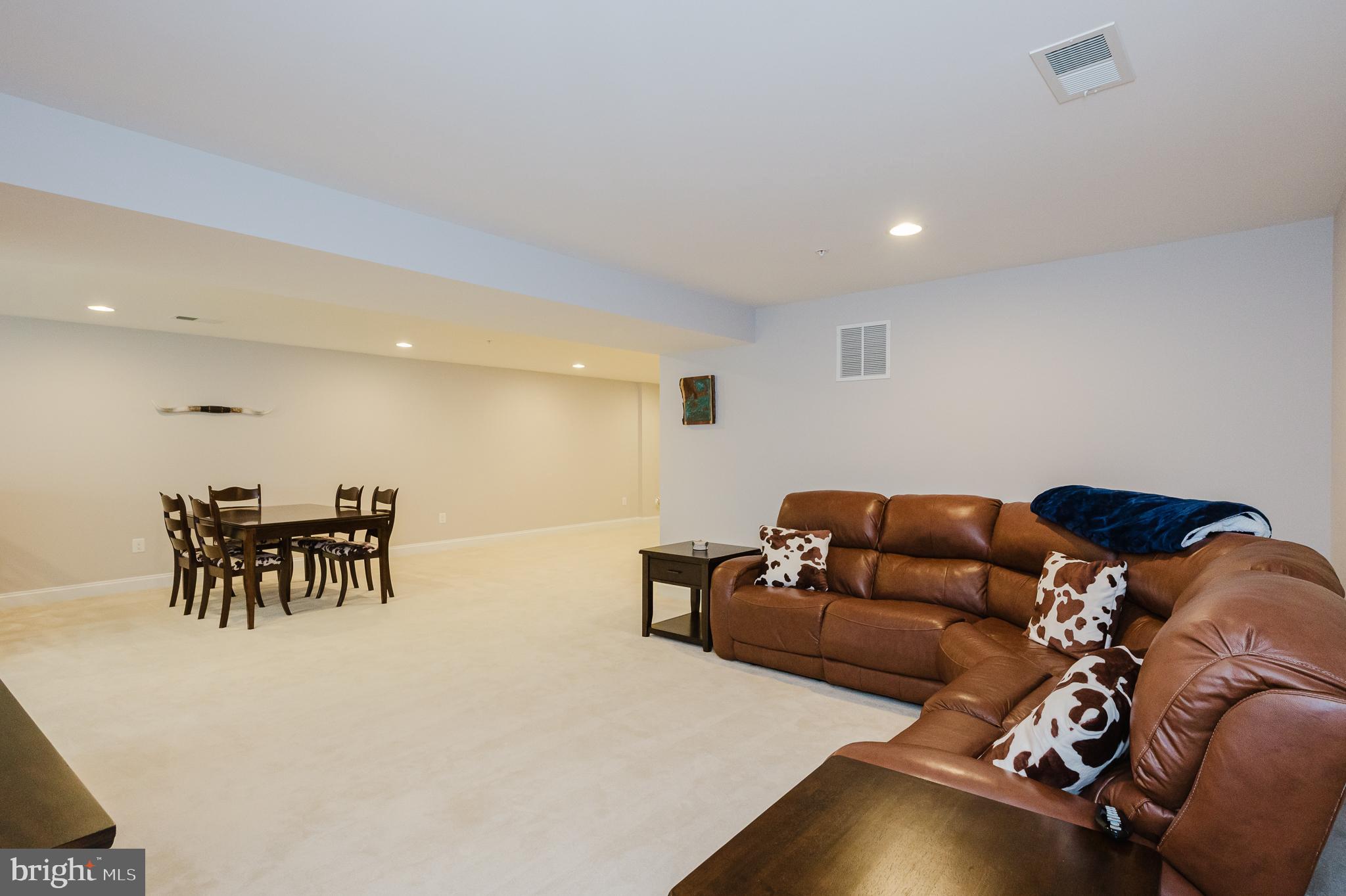 FALLSTON COMMONS - Residential