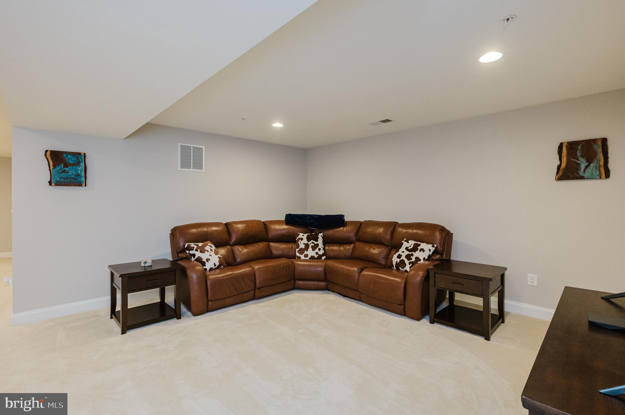 FALLSTON COMMONS - Residential
