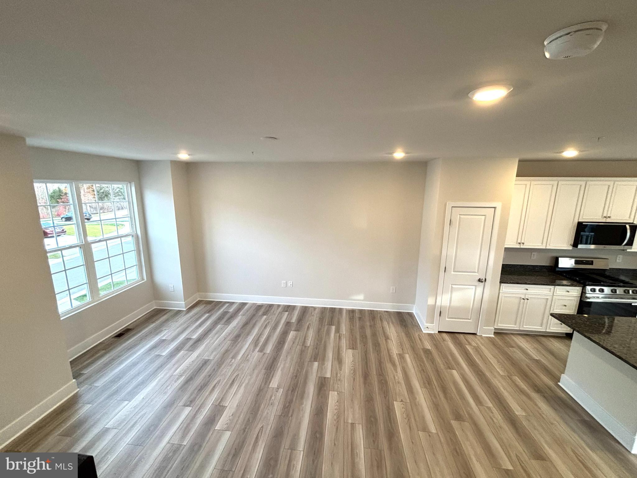 WINSTEN ESTATES - Residential Lease