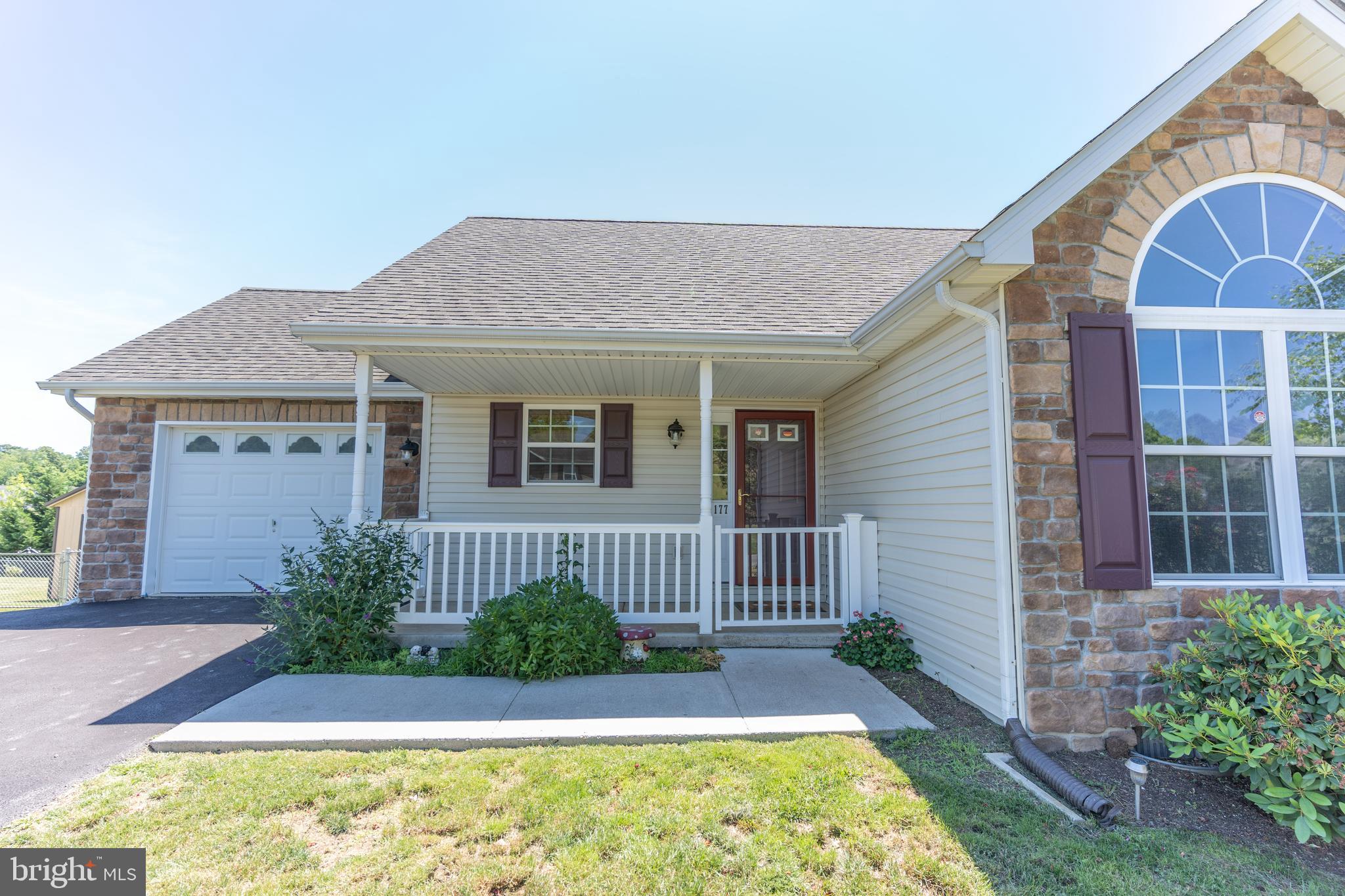 PEBBLE RIDGE - Residential