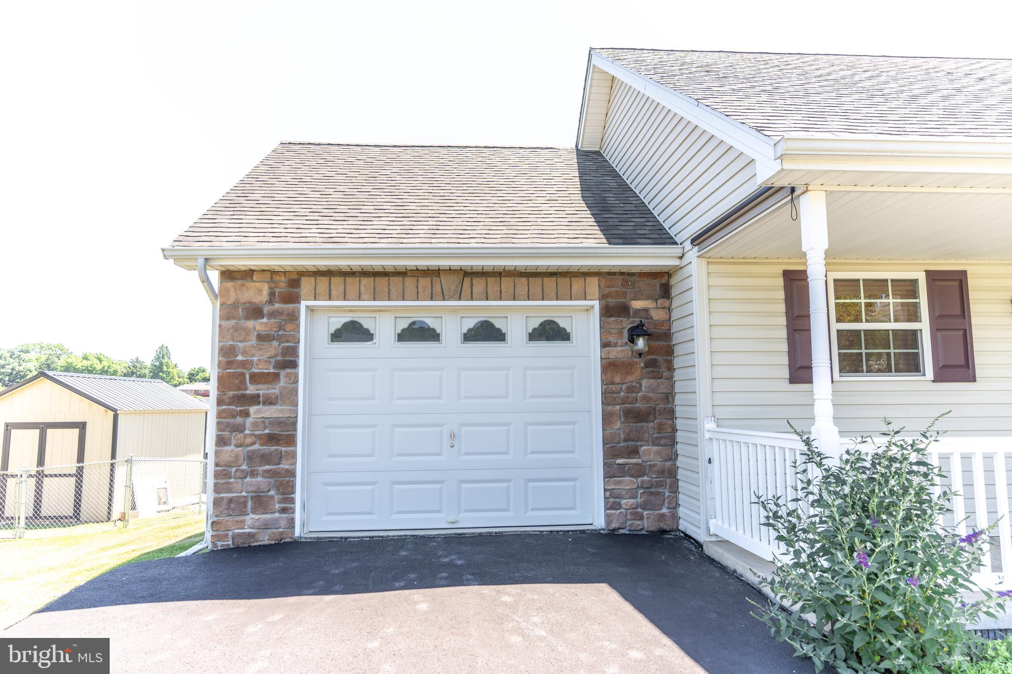 PEBBLE RIDGE - Residential