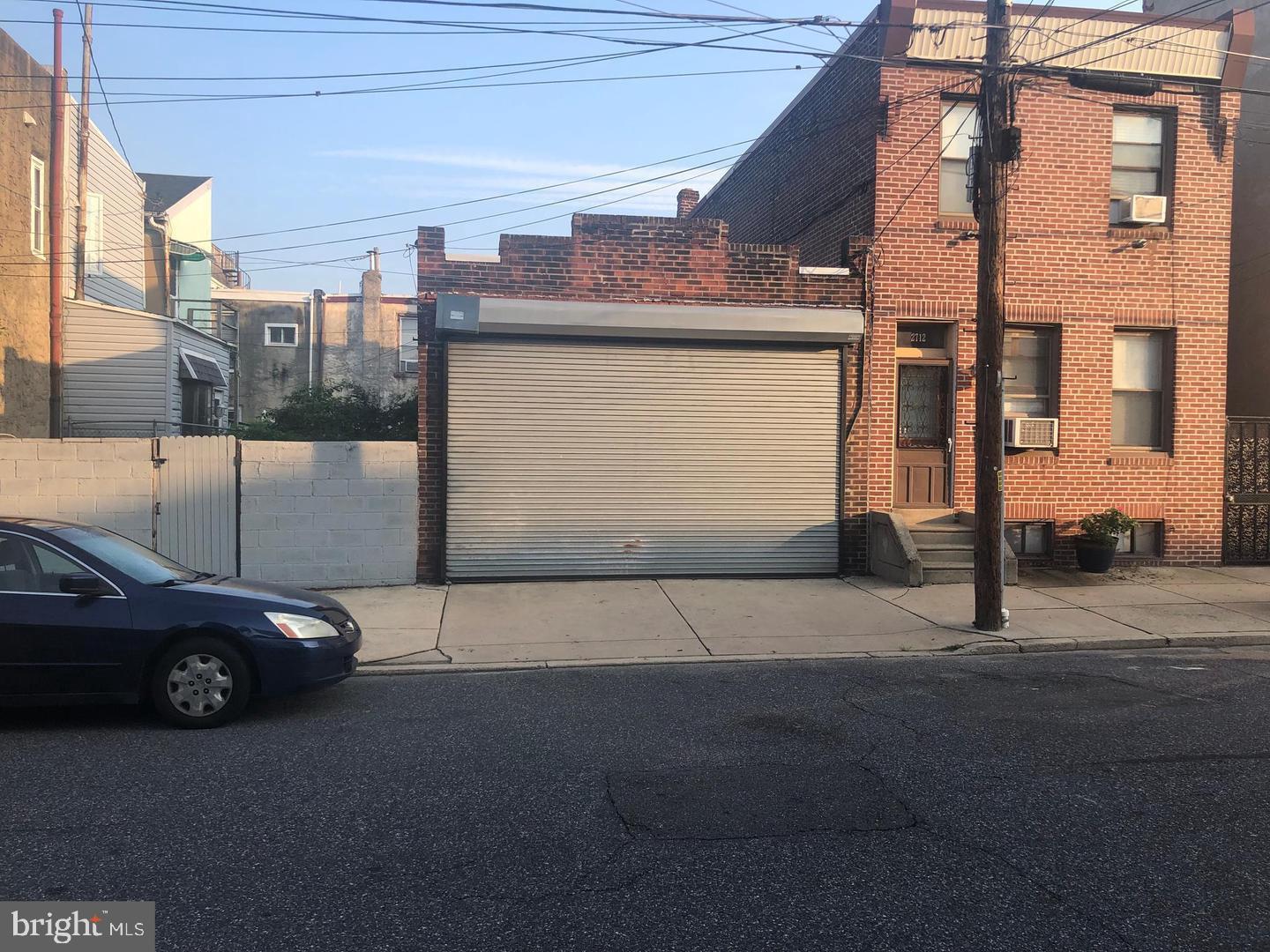 PORT RICHMOND - Commercial Sale