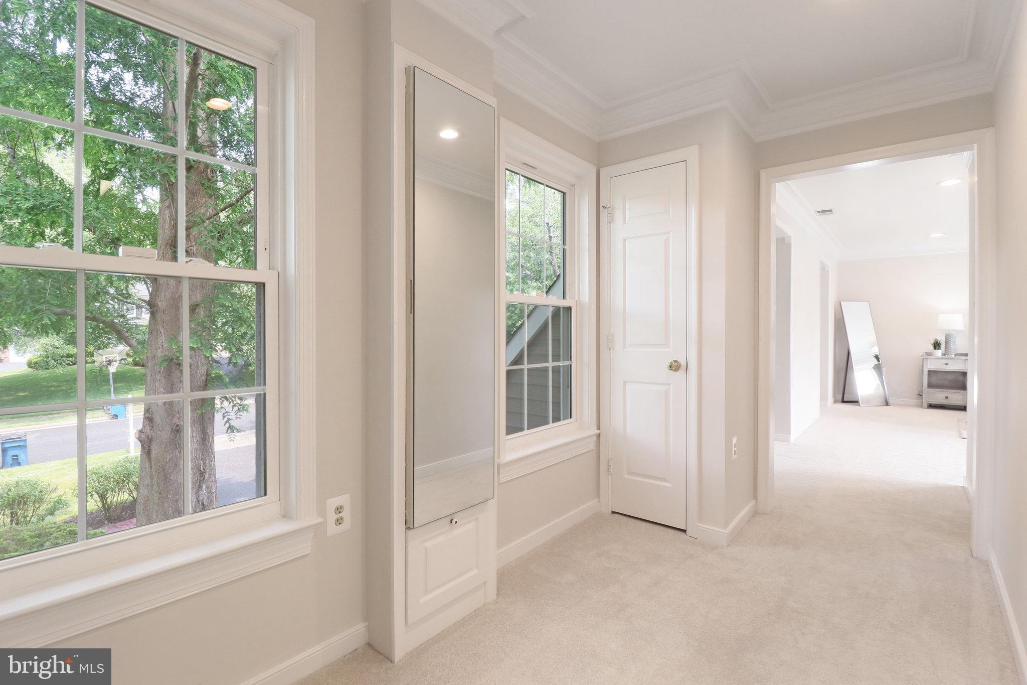 EMBASSY COURT - Residential