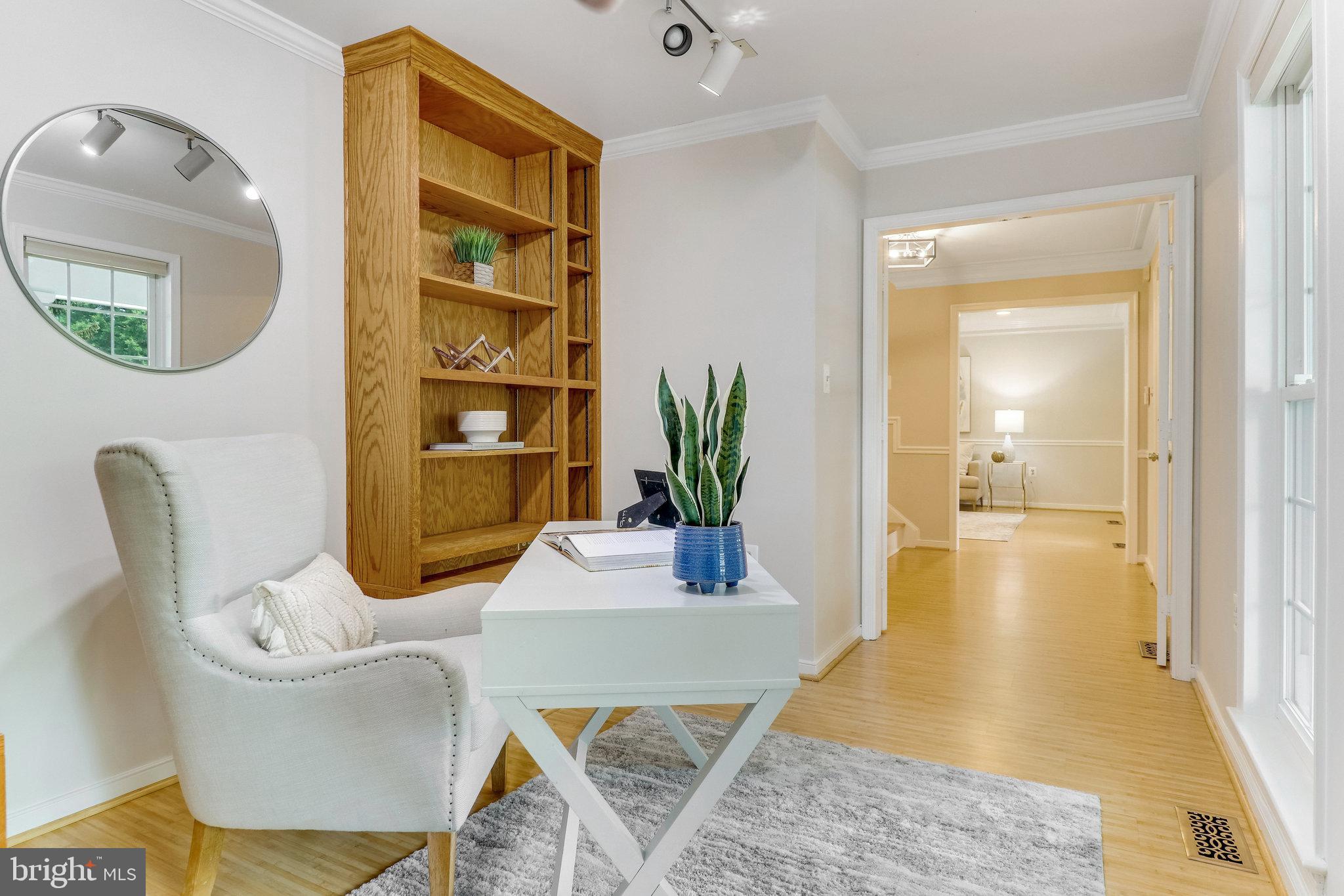 EMBASSY COURT - Residential