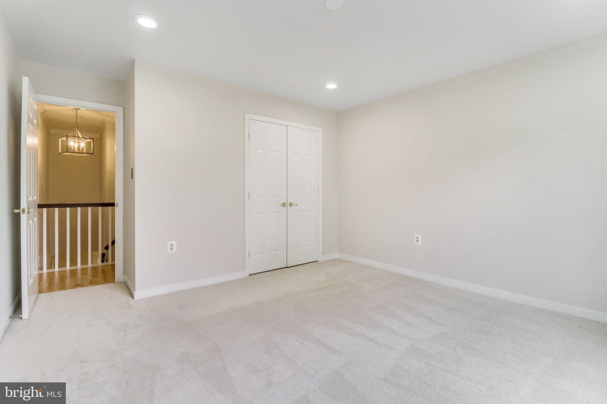 EMBASSY COURT - Residential