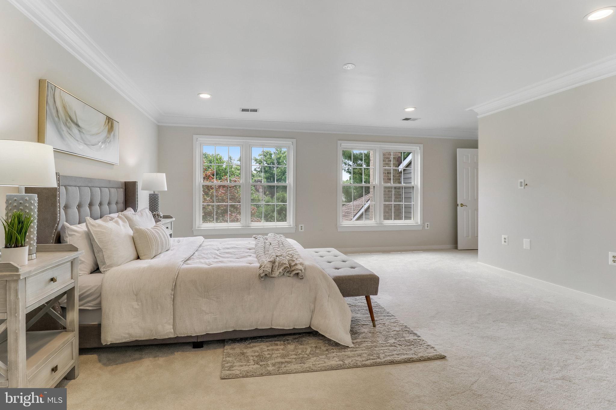 EMBASSY COURT - Residential