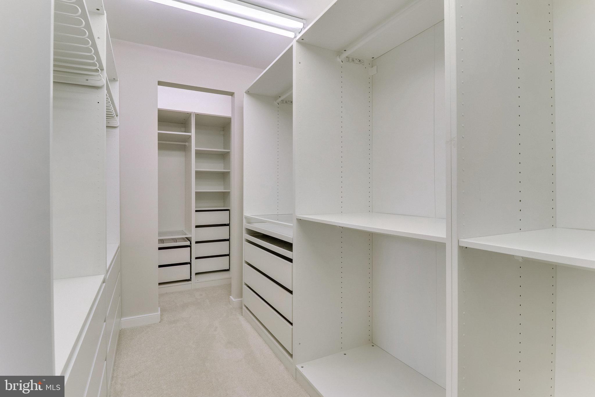 EMBASSY COURT - Residential