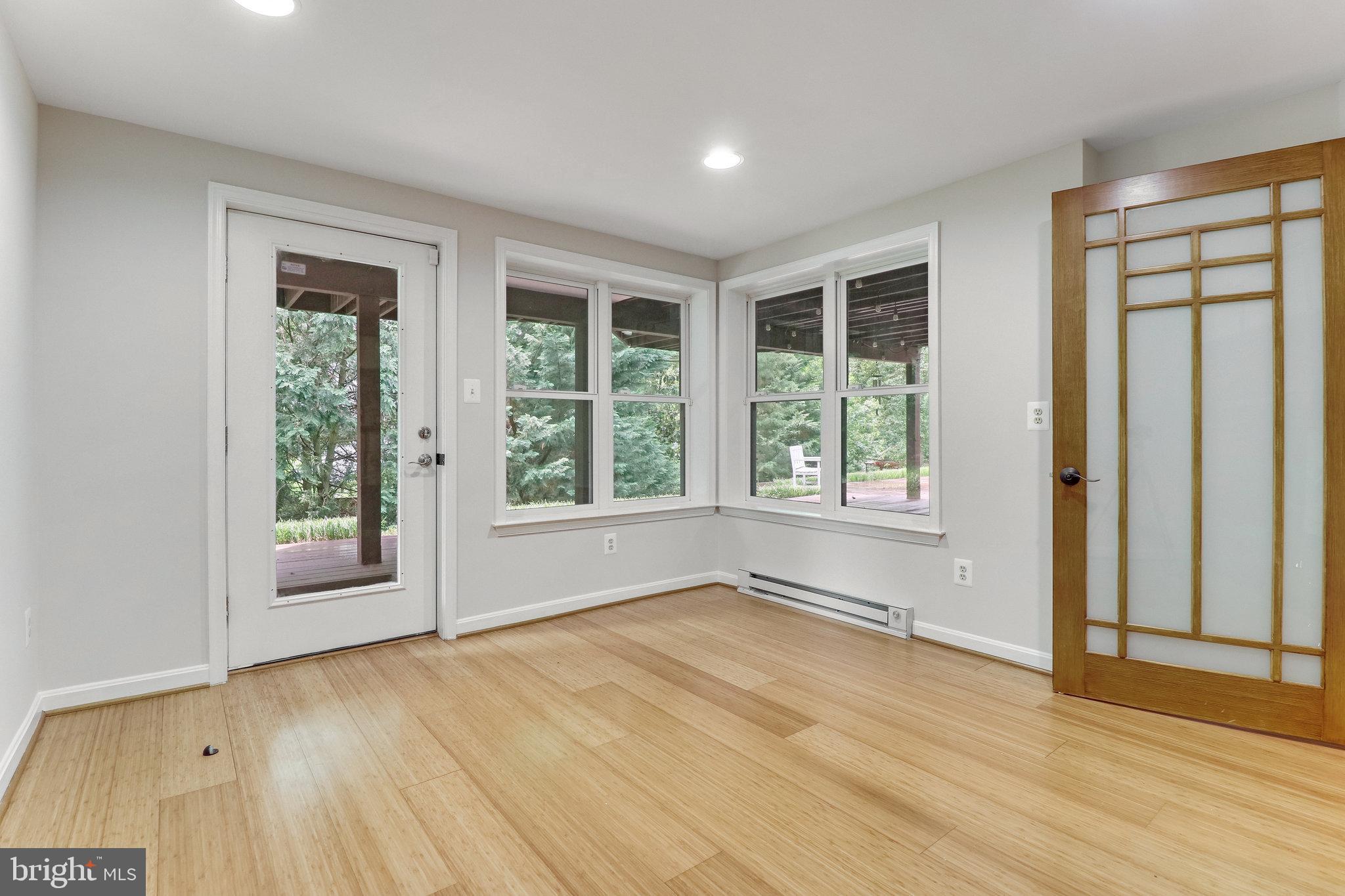 EMBASSY COURT - Residential