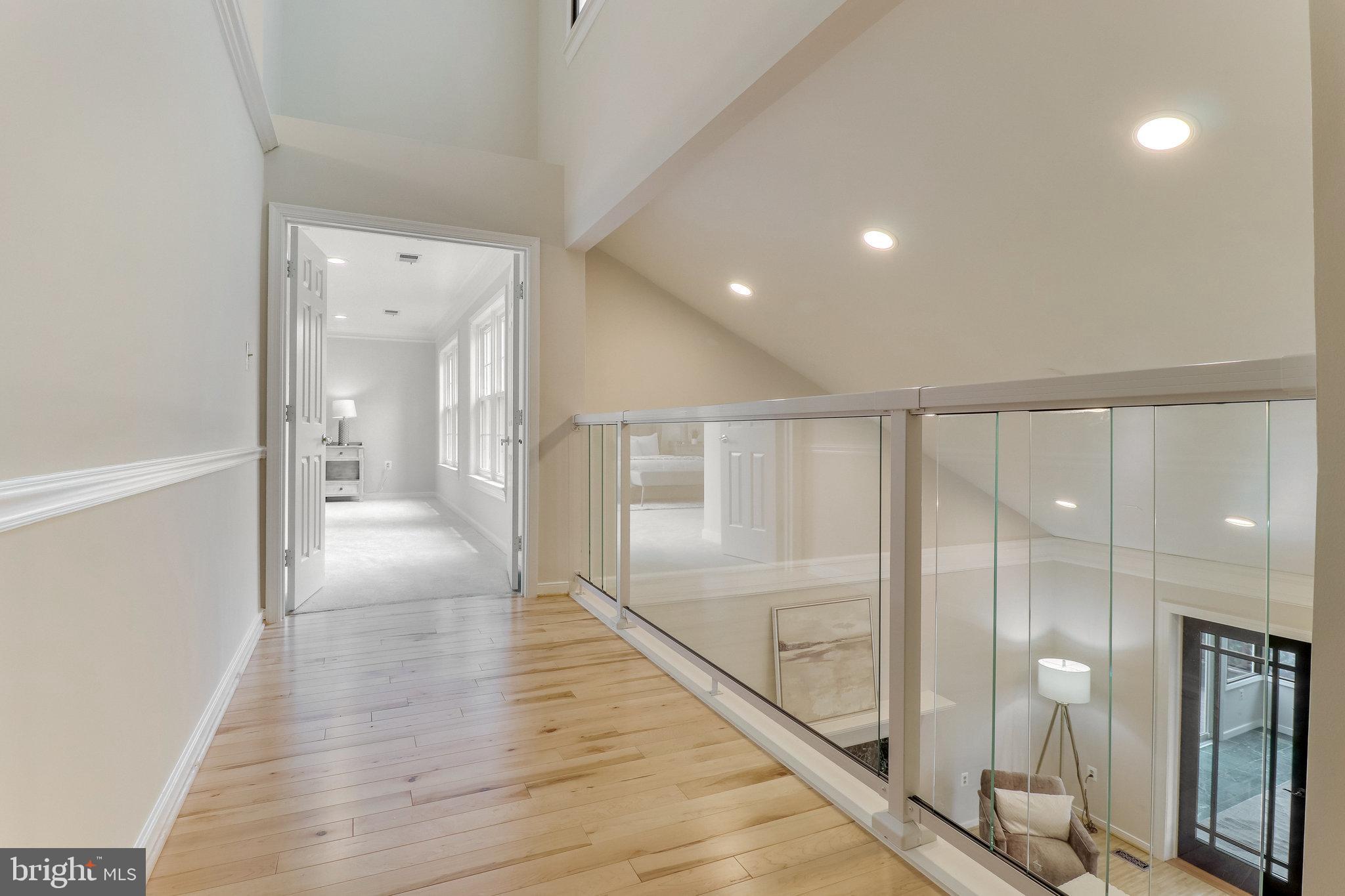 EMBASSY COURT - Residential