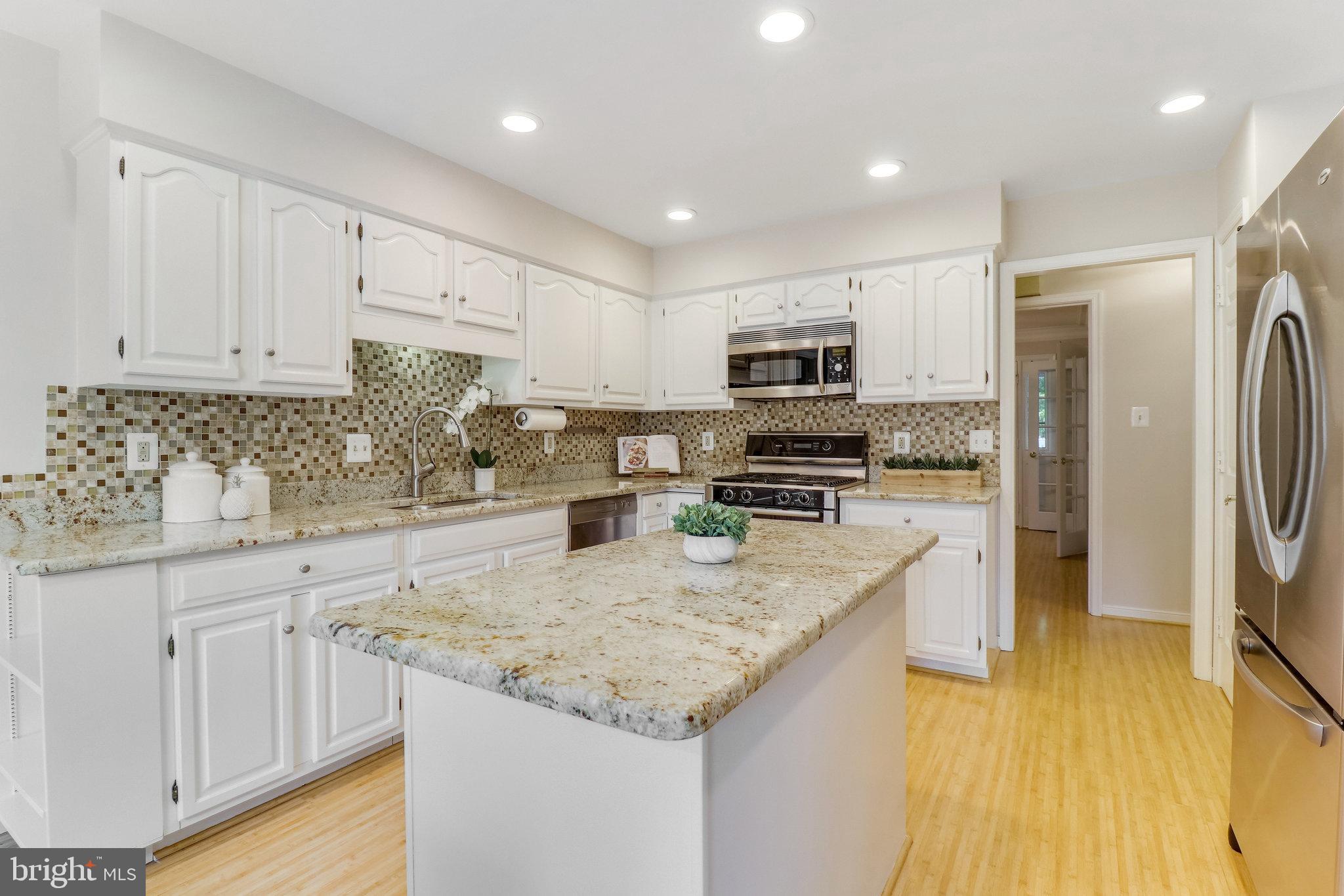 EMBASSY COURT - Residential