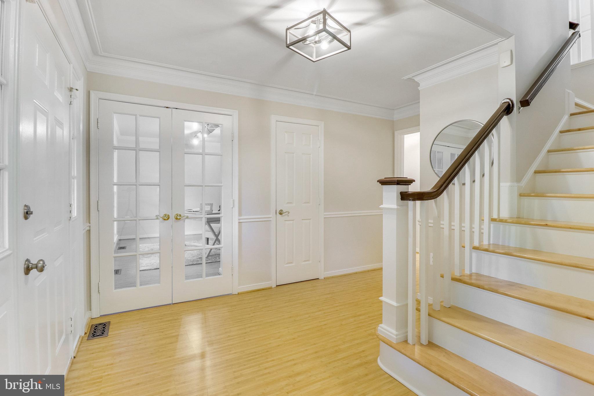 EMBASSY COURT - Residential