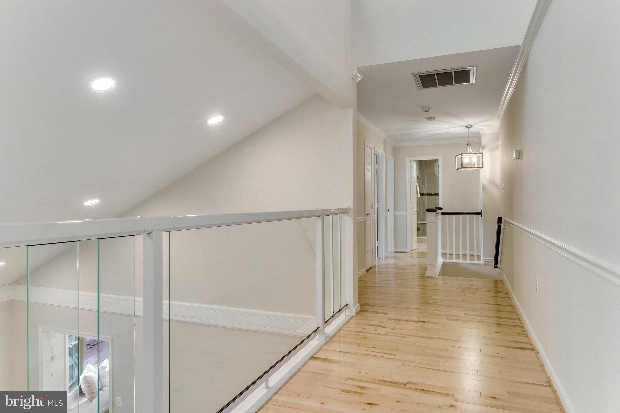 EMBASSY COURT - Residential