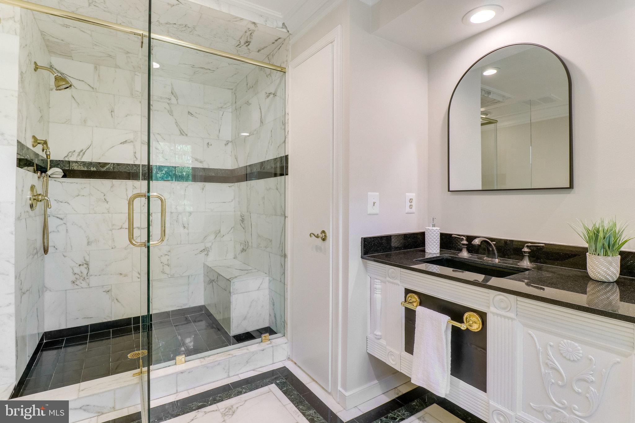 EMBASSY COURT - Residential