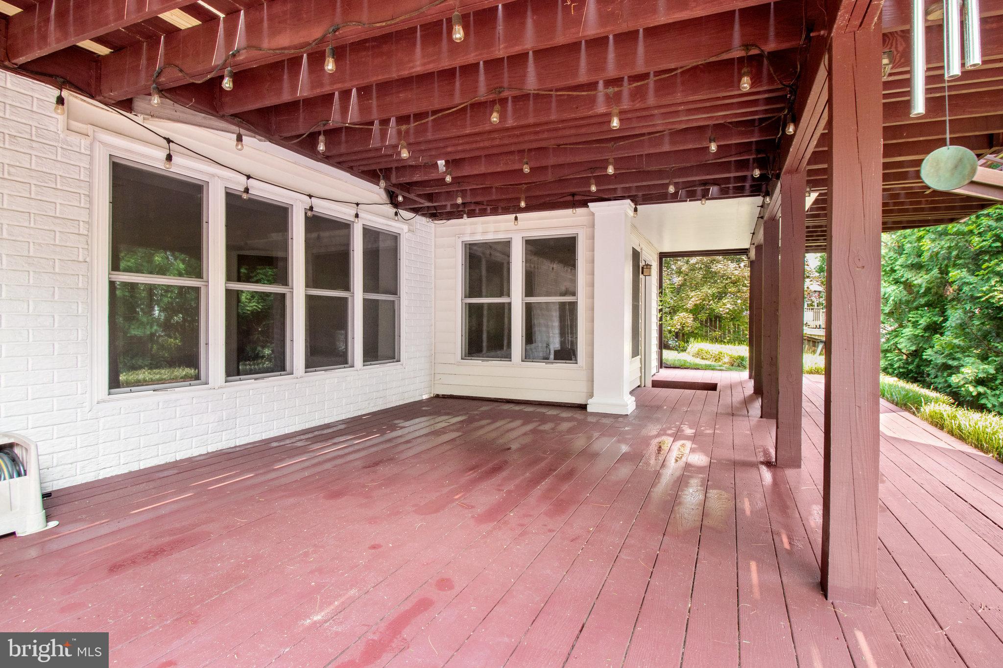 EMBASSY COURT - Residential