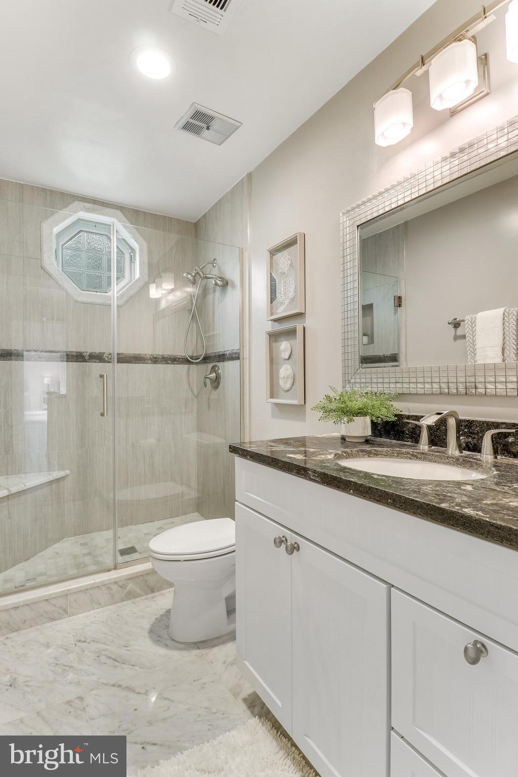 EMBASSY COURT - Residential