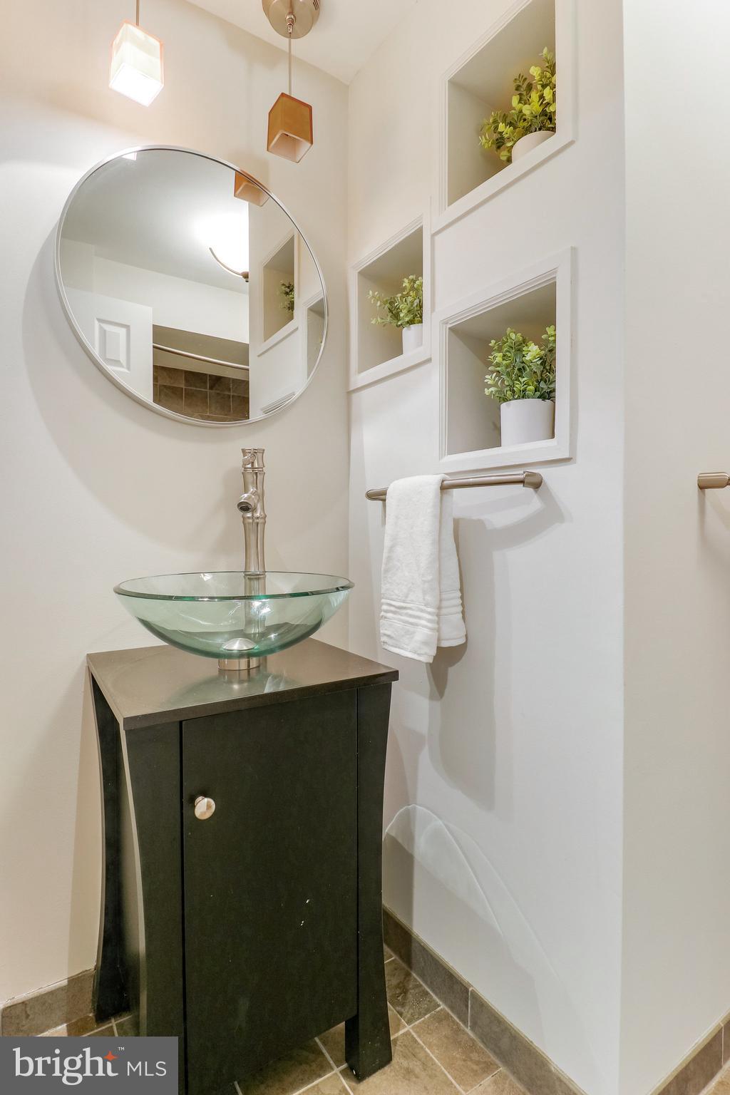 EMBASSY COURT - Residential