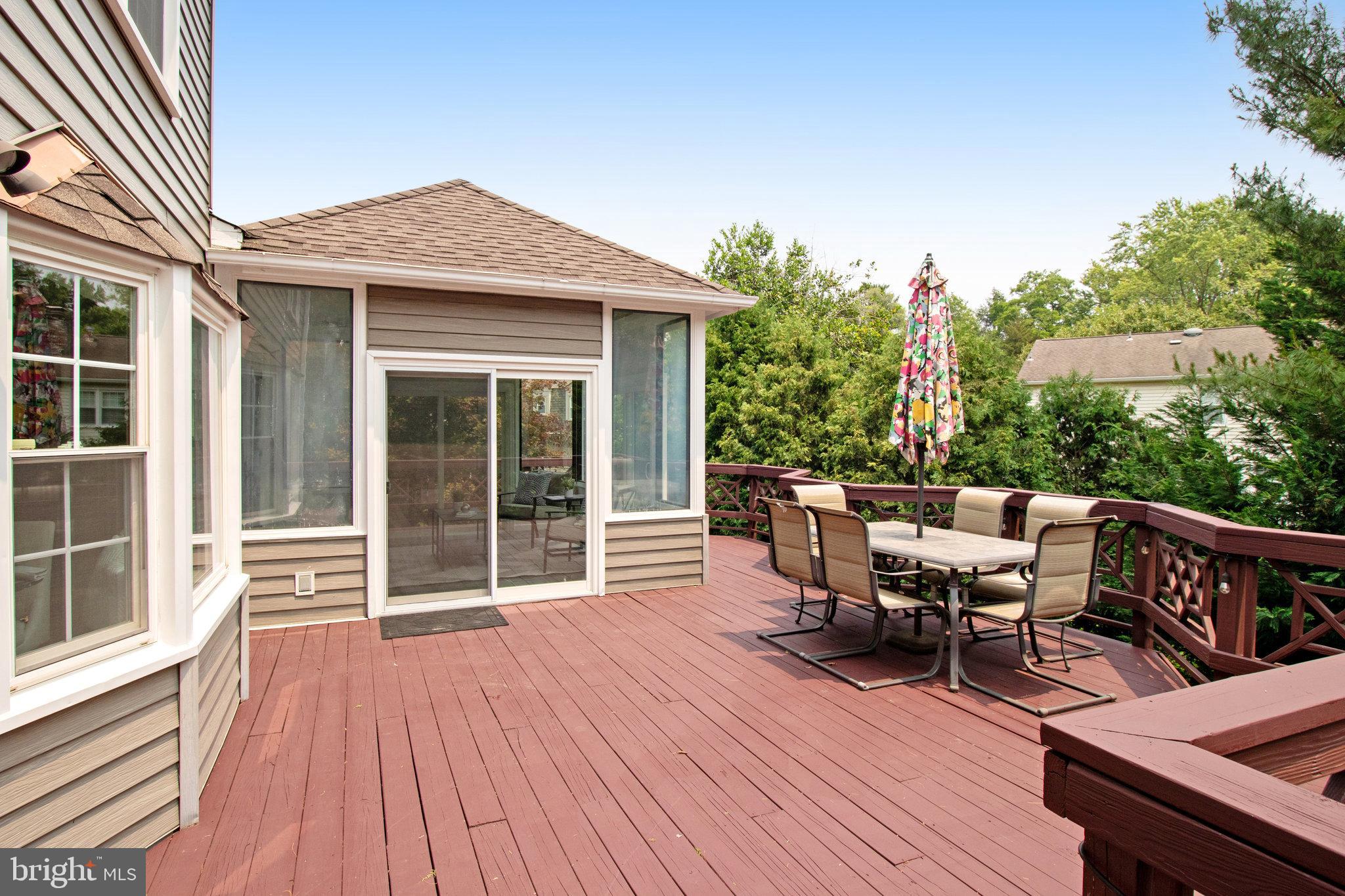 EMBASSY COURT - Residential