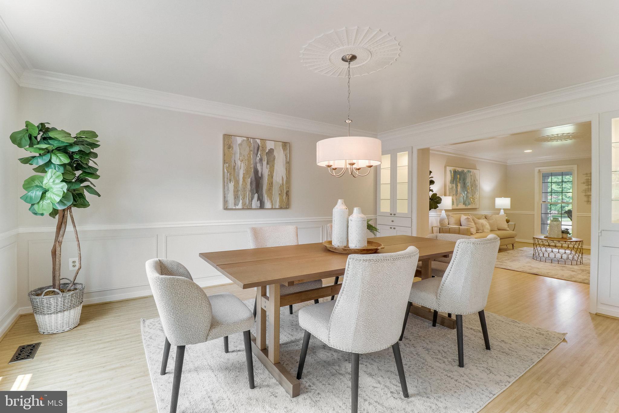 EMBASSY COURT - Residential