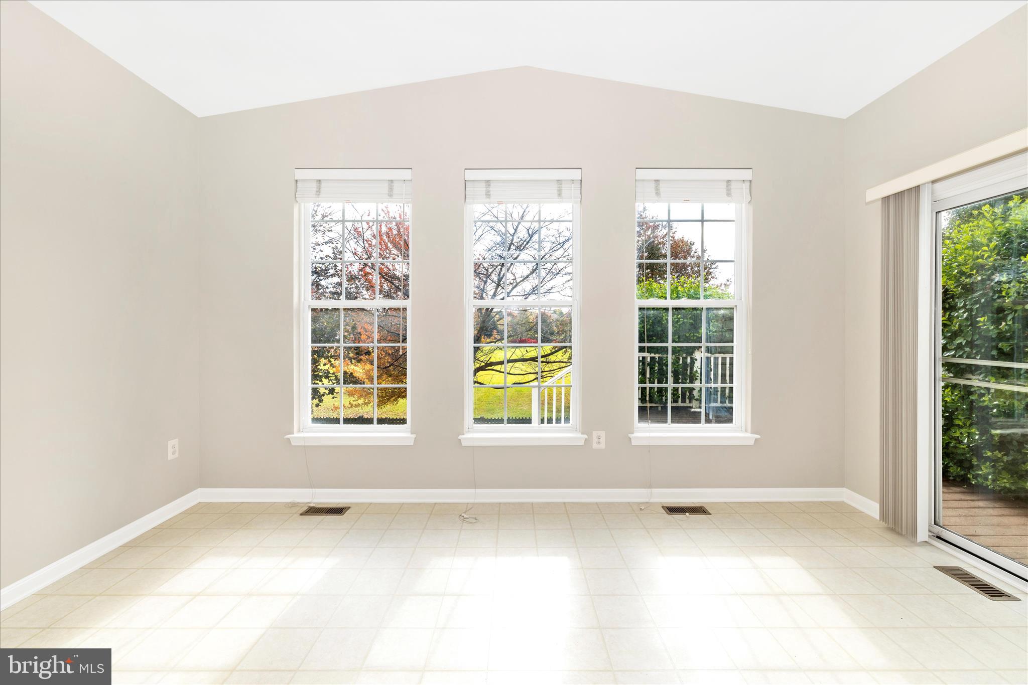 CLOVER RIDGE - Residential