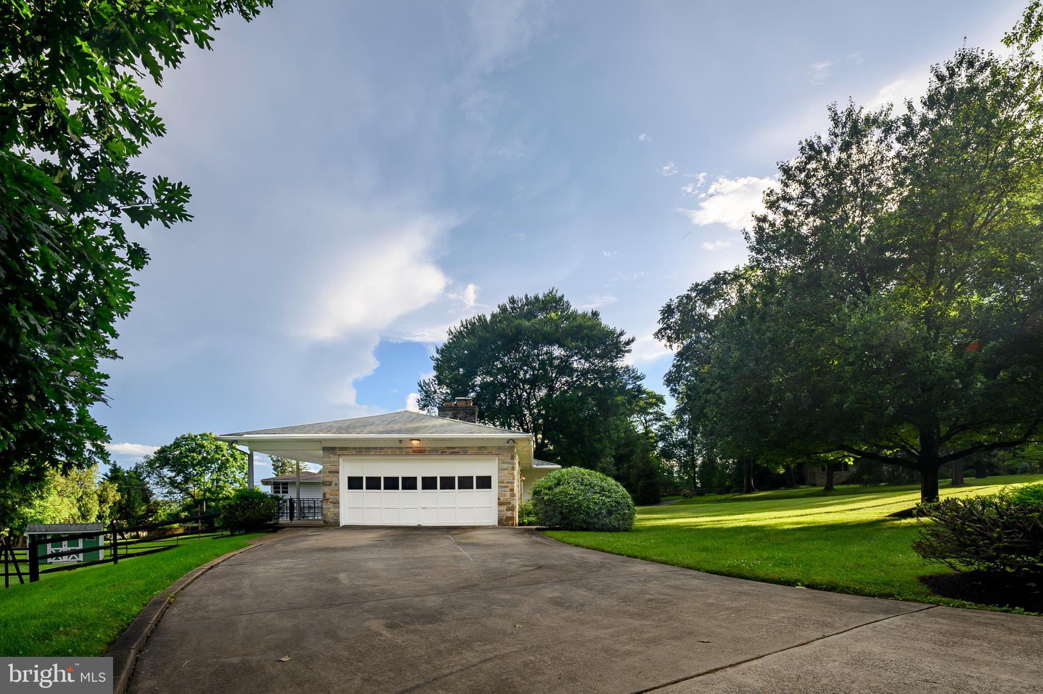2992 NORMANDY DRIVE