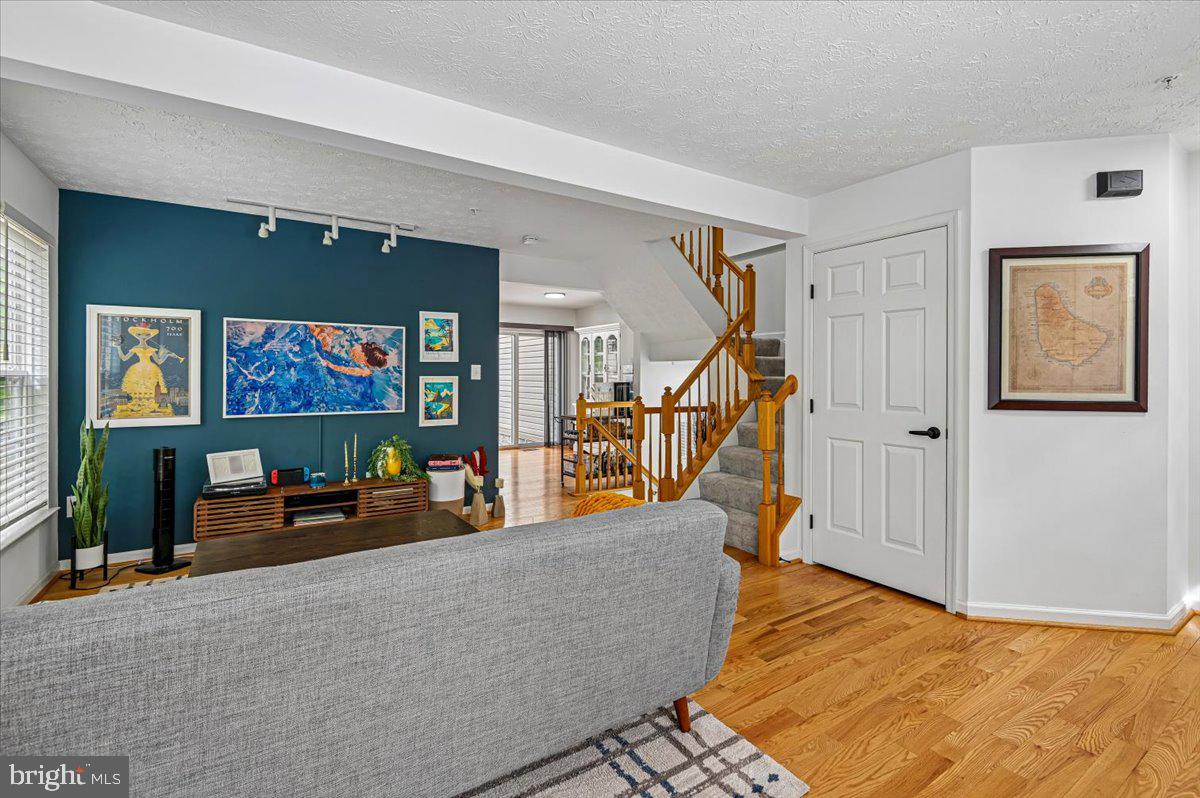 PINEY ORCHARD - Residential