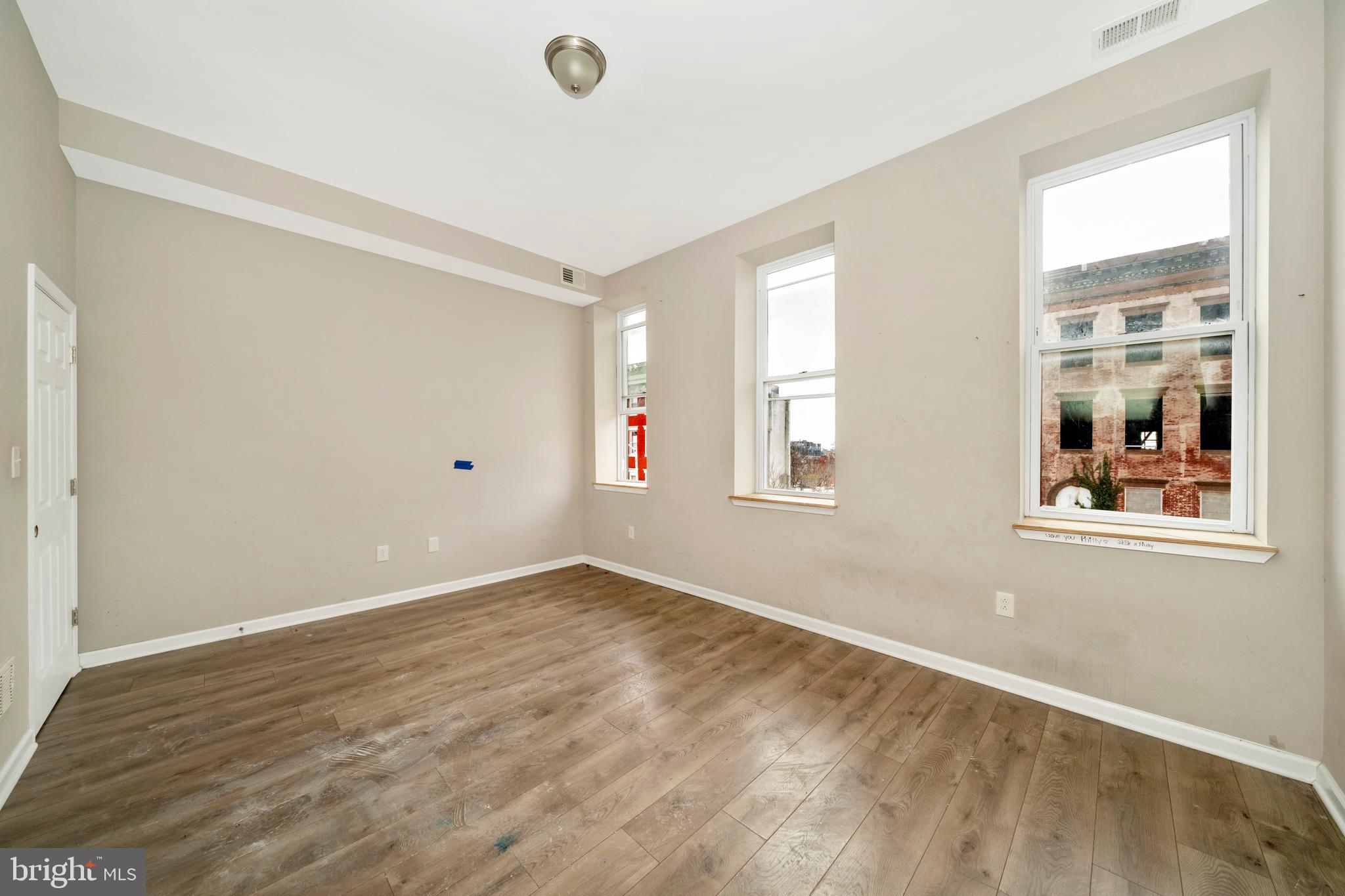 HARLEM PARK - Residential Income