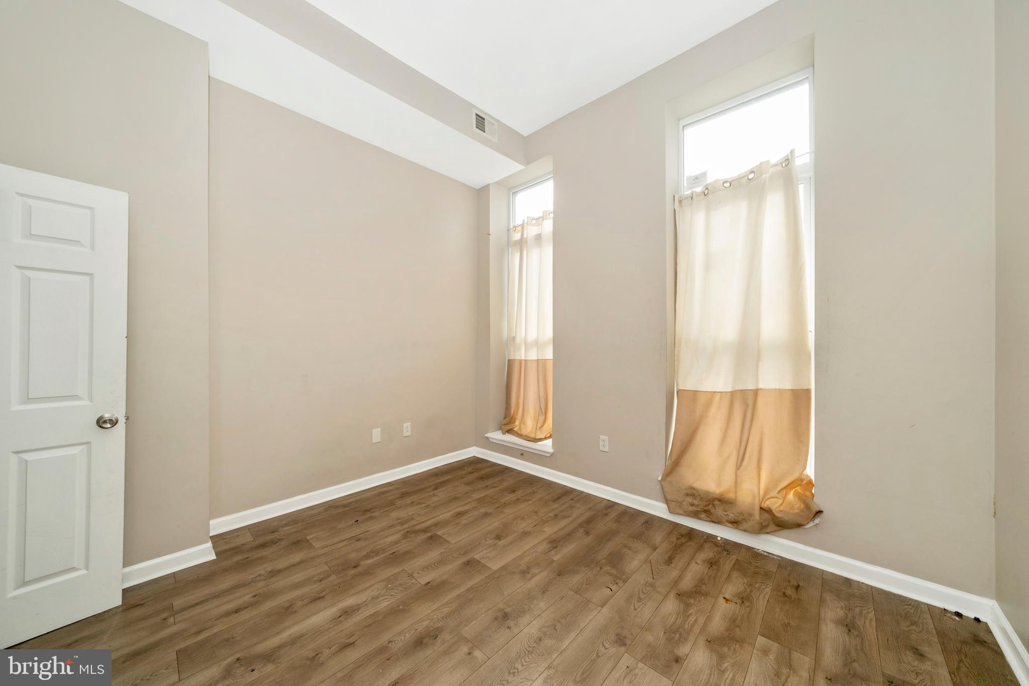 HARLEM PARK - Residential Income