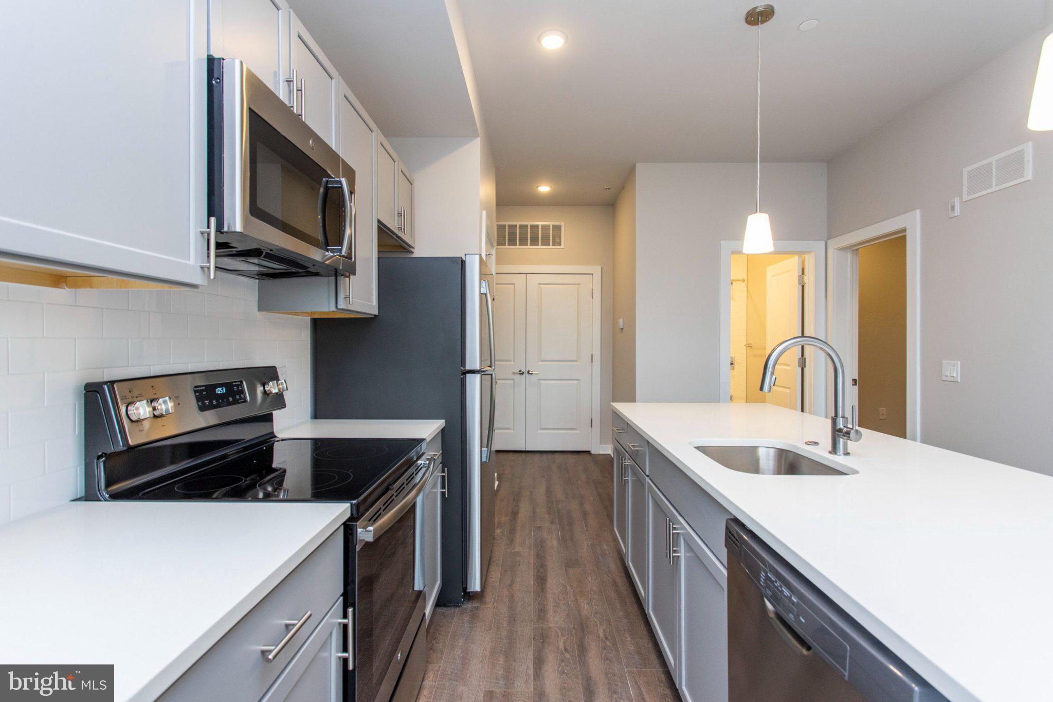 1227-29 N 7TH STREET UNIT 3E
