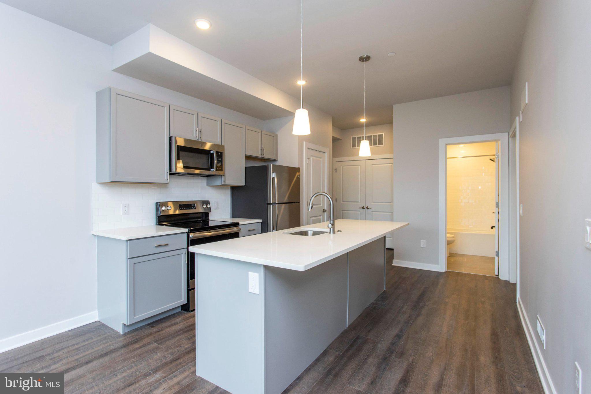 1227-29 N 7TH STREET UNIT 3E