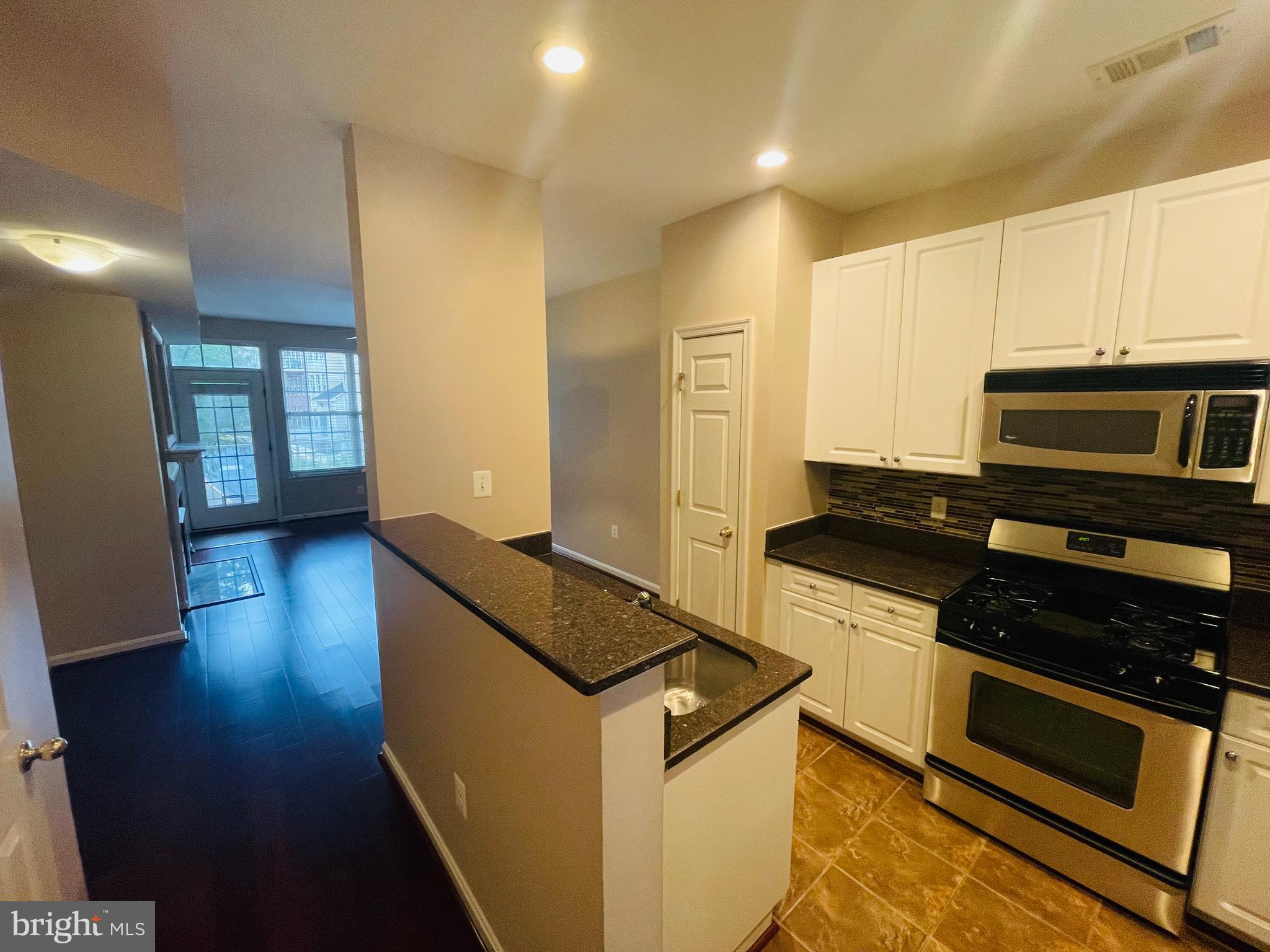 WESTBRIAR PLAZA - Residential Lease