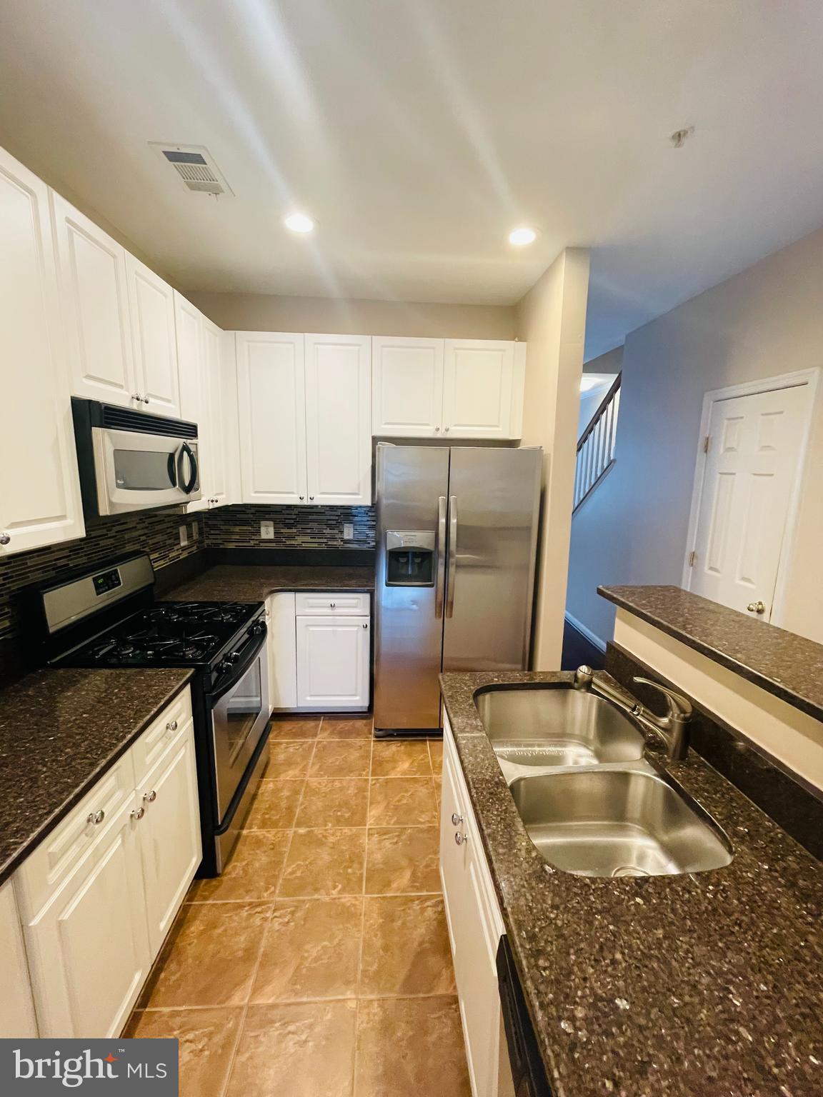 WESTBRIAR PLAZA - Residential Lease