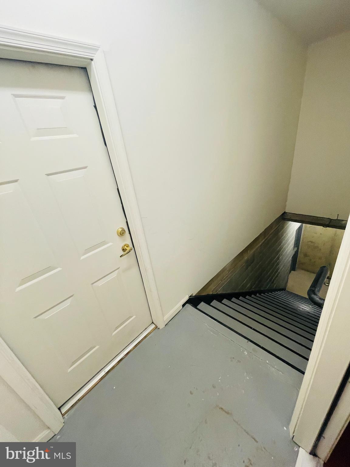 WESTBRIAR PLAZA - Residential Lease