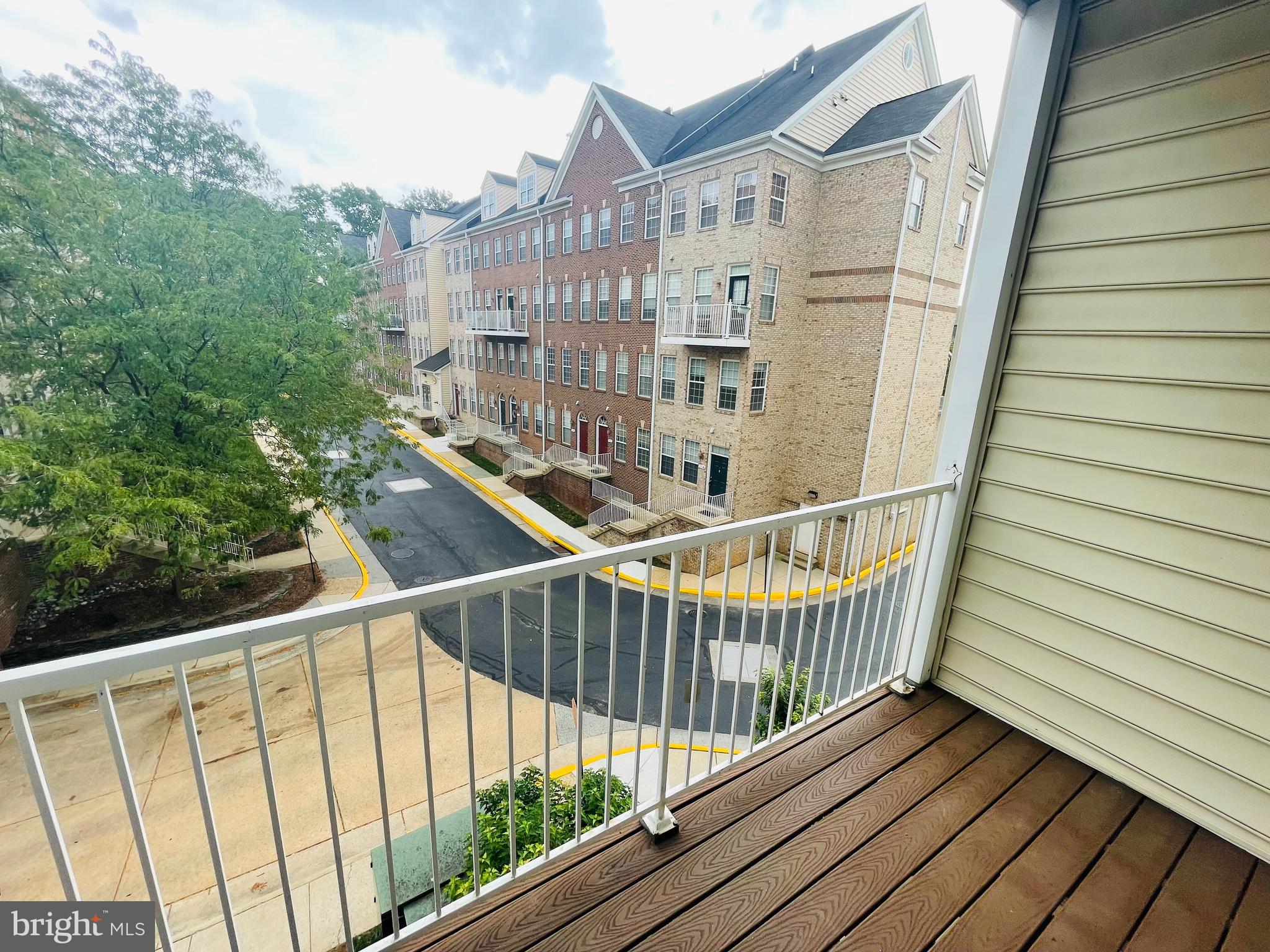 WESTBRIAR PLAZA - Residential Lease