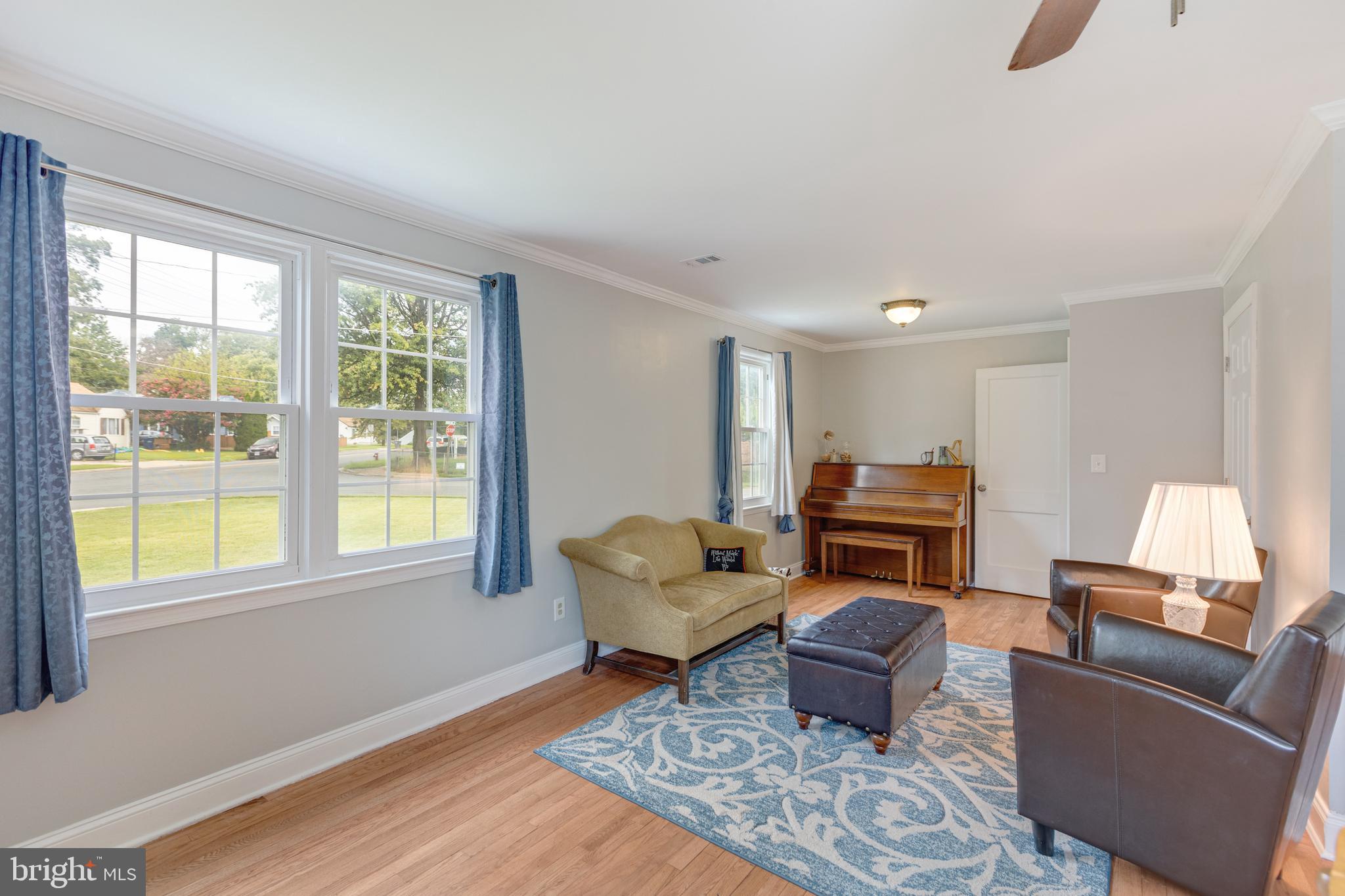 WEST LAWN - Residential