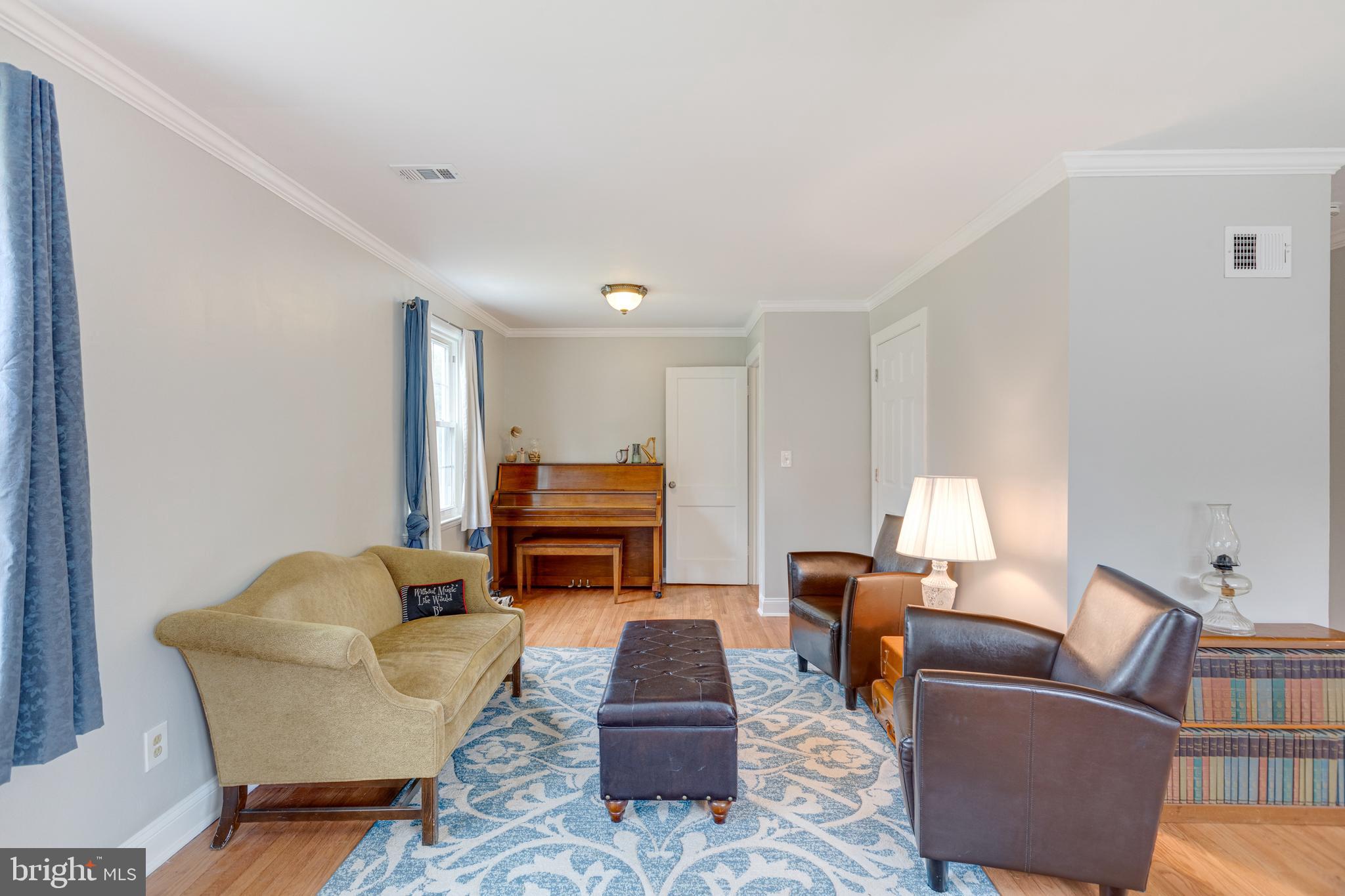 WEST LAWN - Residential