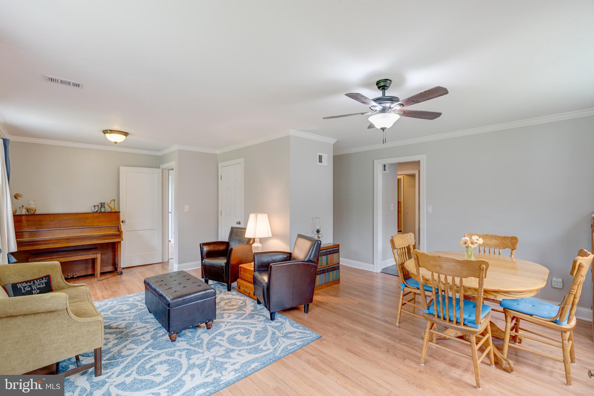 WEST LAWN - Residential